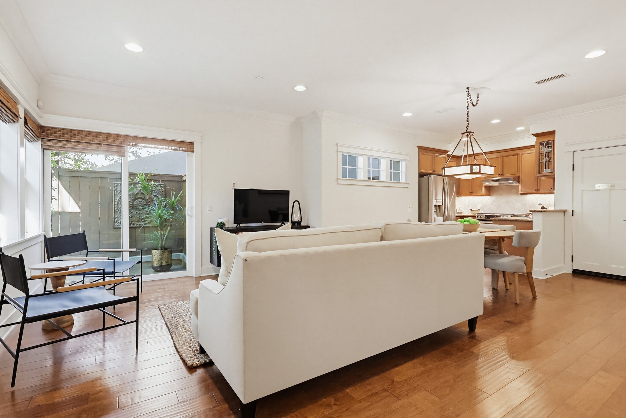 Virtual tour photo 33 of 140 for 118 E Sierra Madre Blvd