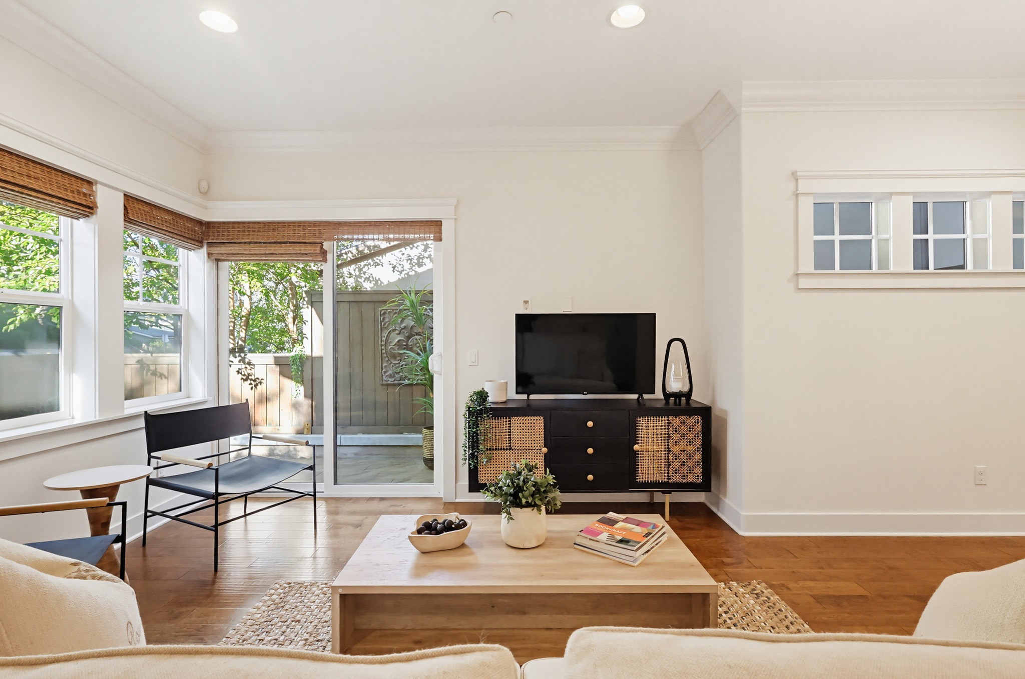 Virtual tour photo 37 of 140 for 118 E Sierra Madre Blvd
