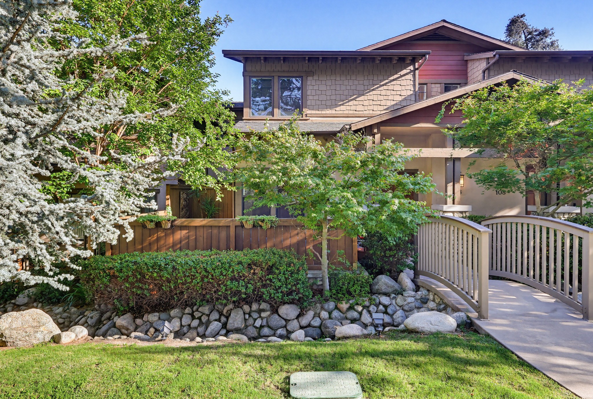 Virtual tour photo 98 of 140 for 118 E Sierra Madre Blvd