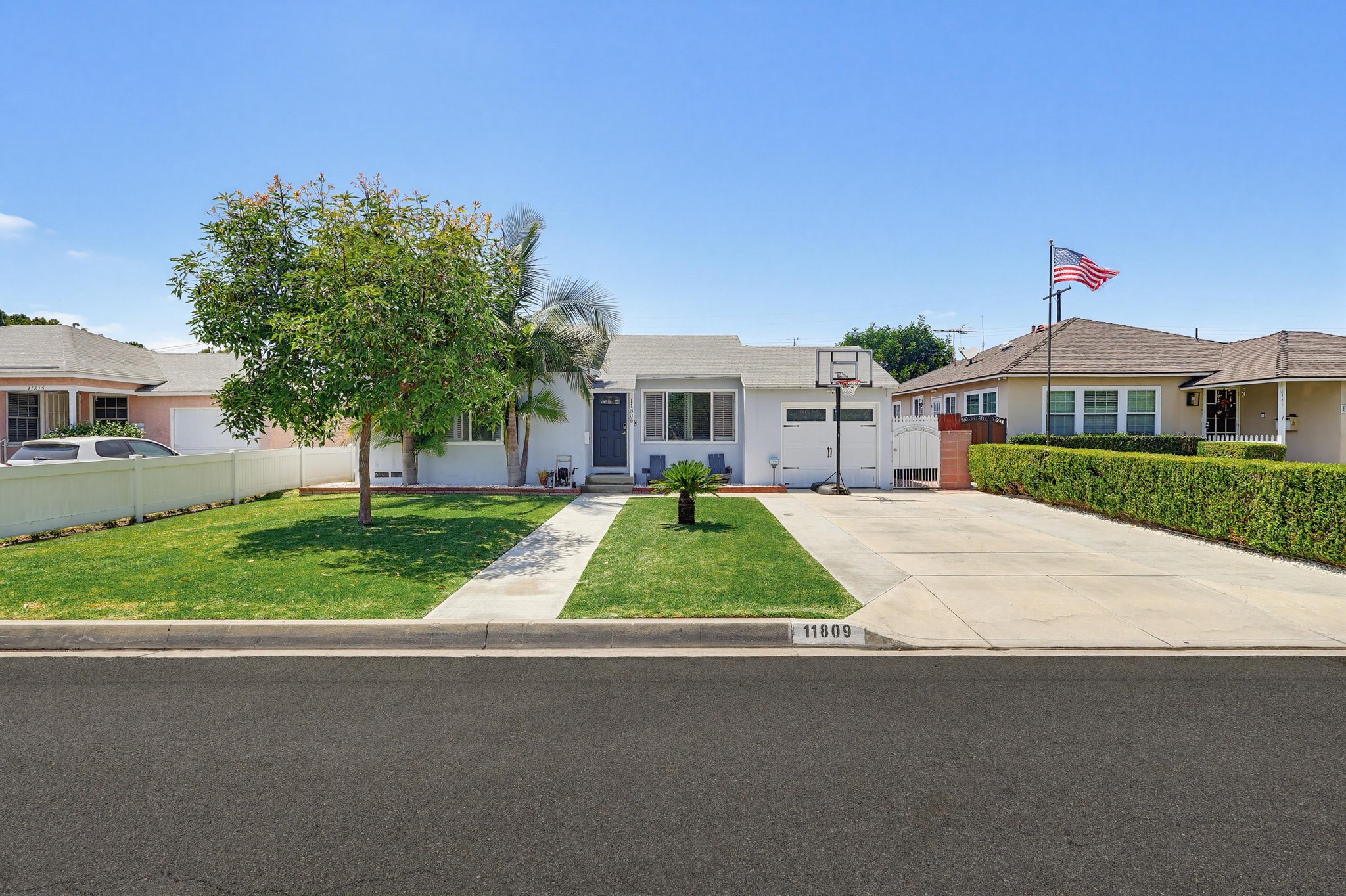 Virtual tour photo 1 of 52 for 11809 Samoline Ave