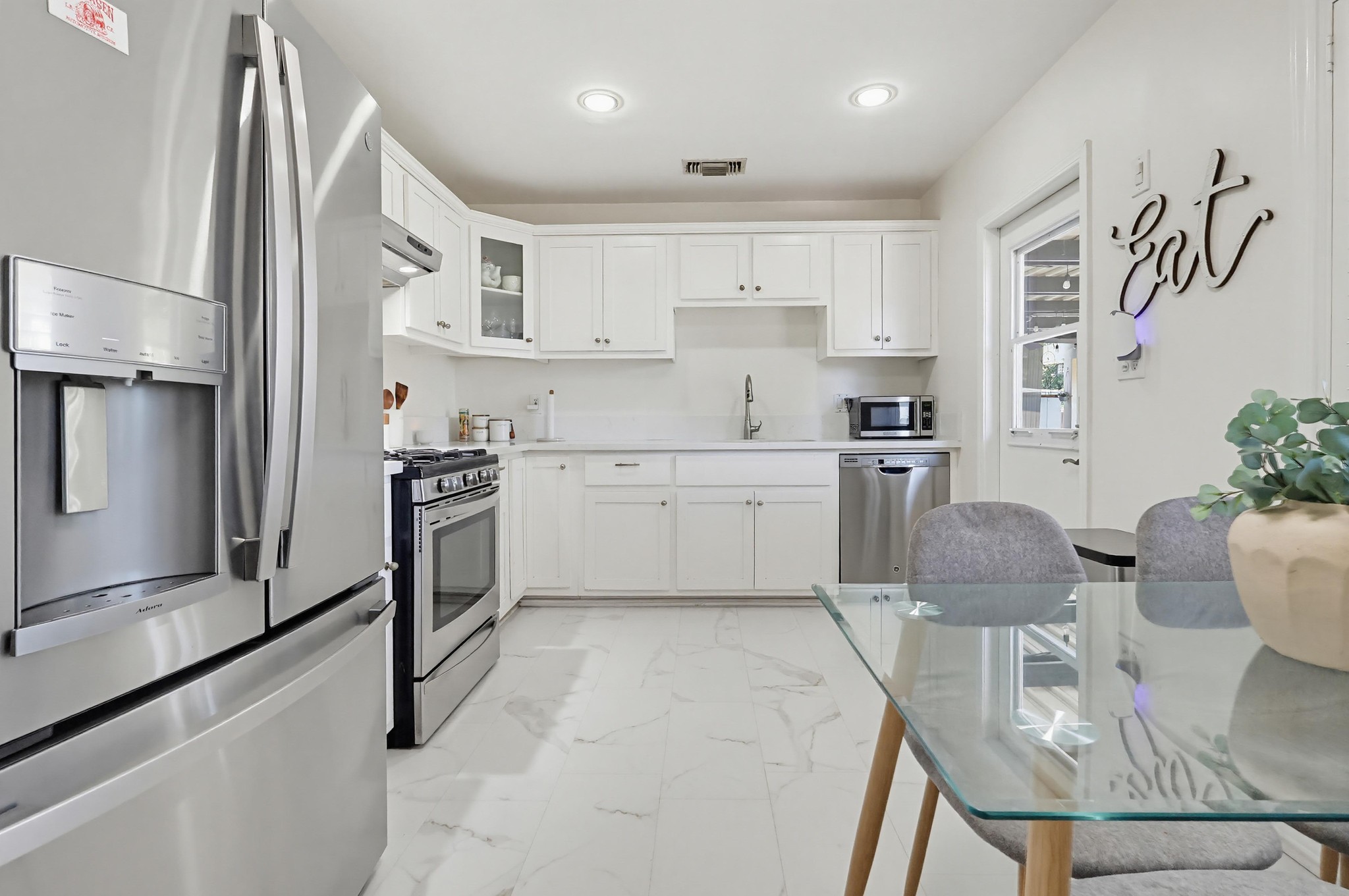 Virtual tour photo 16 of 52 for 11809 Samoline Ave