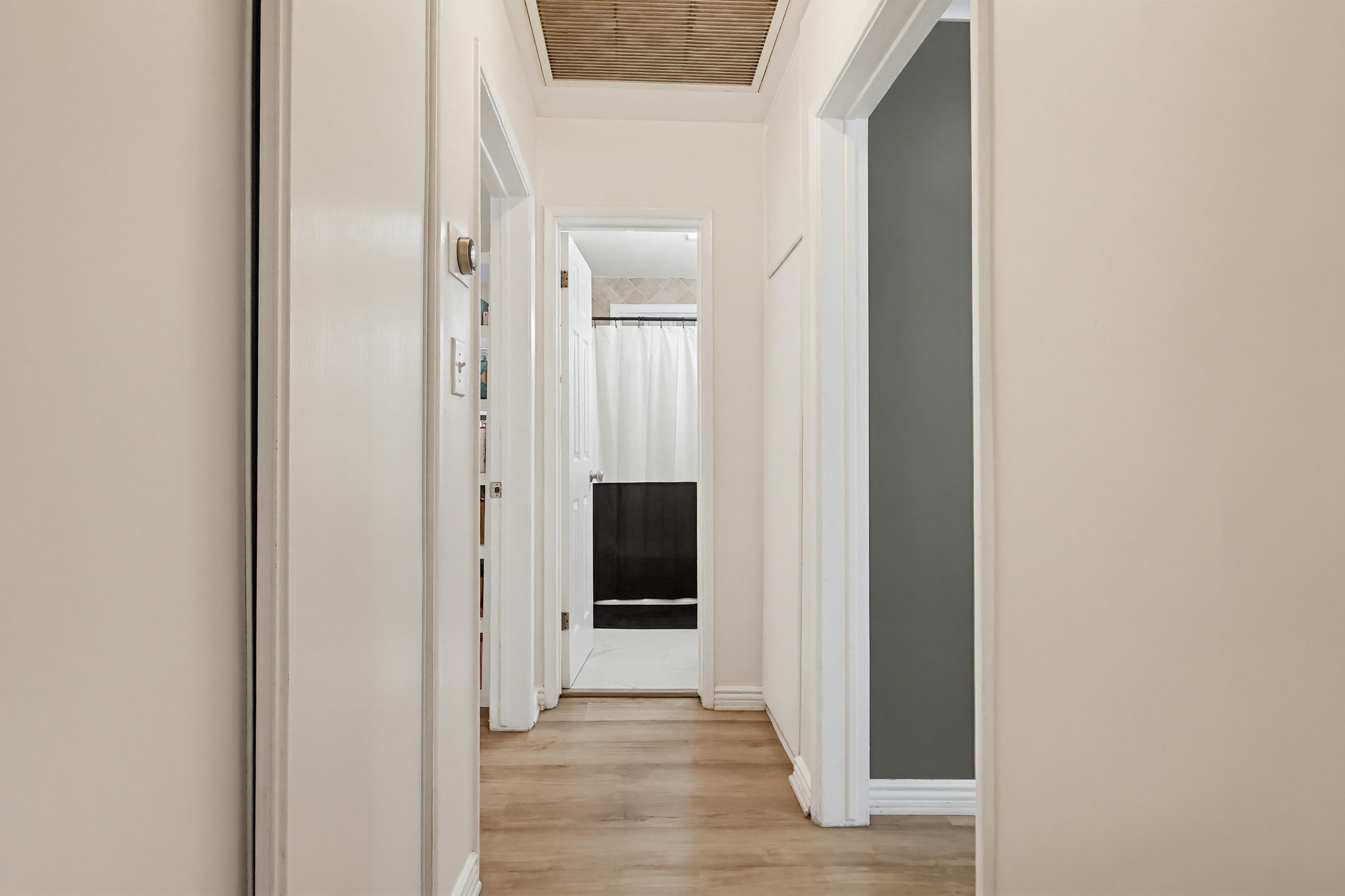Virtual tour photo 23 of 52 for 11809 Samoline Ave