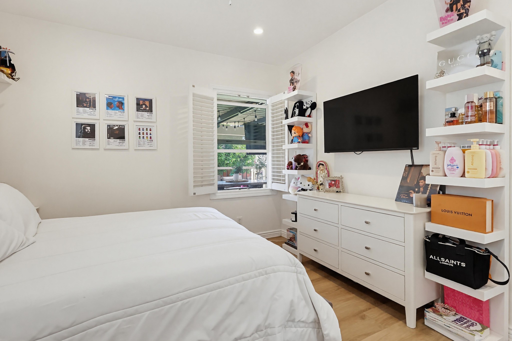 Virtual tour photo 27 of 52 for 11809 Samoline Ave