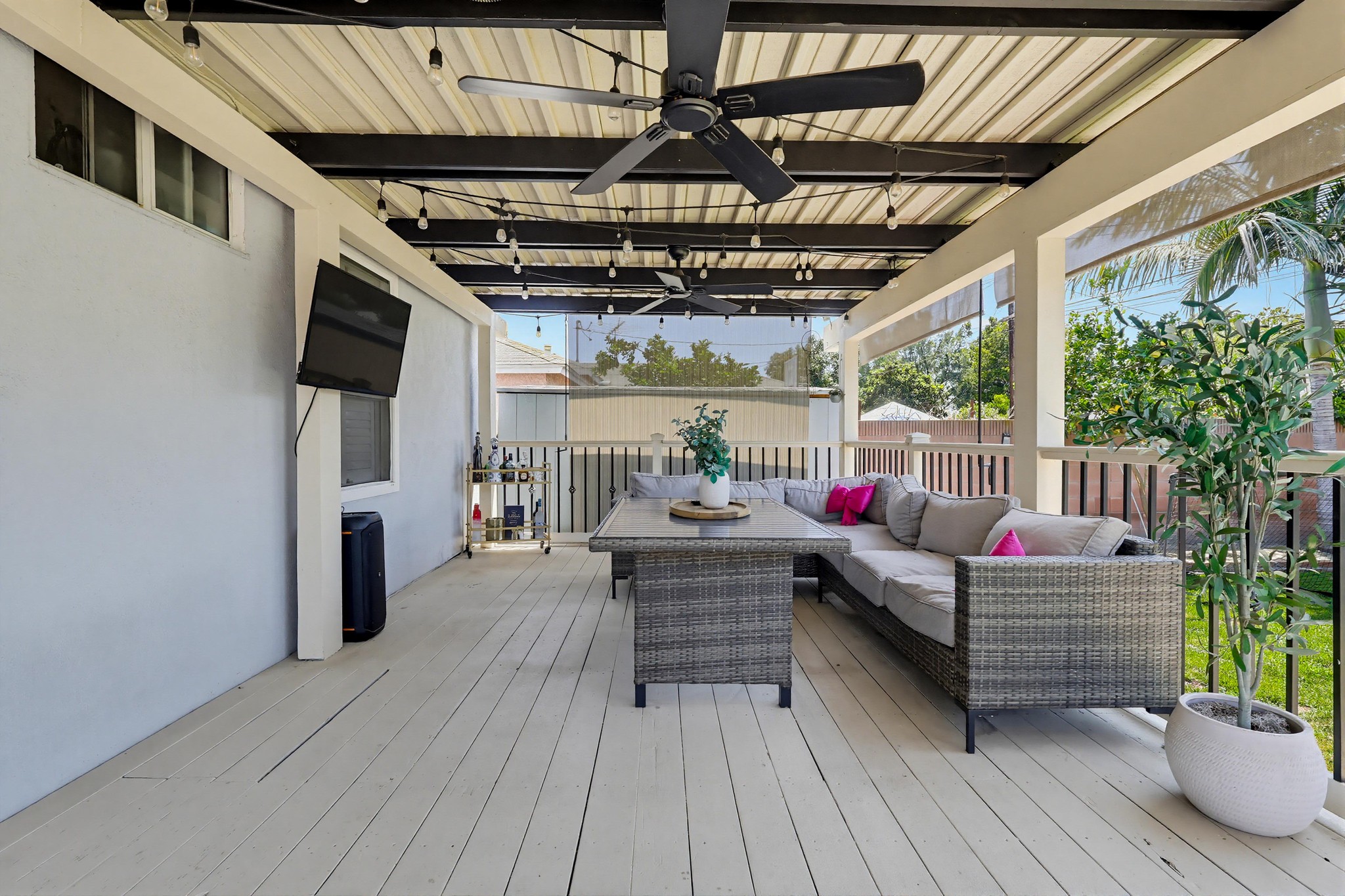 Virtual tour photo 38 of 52 for 11809 Samoline Ave