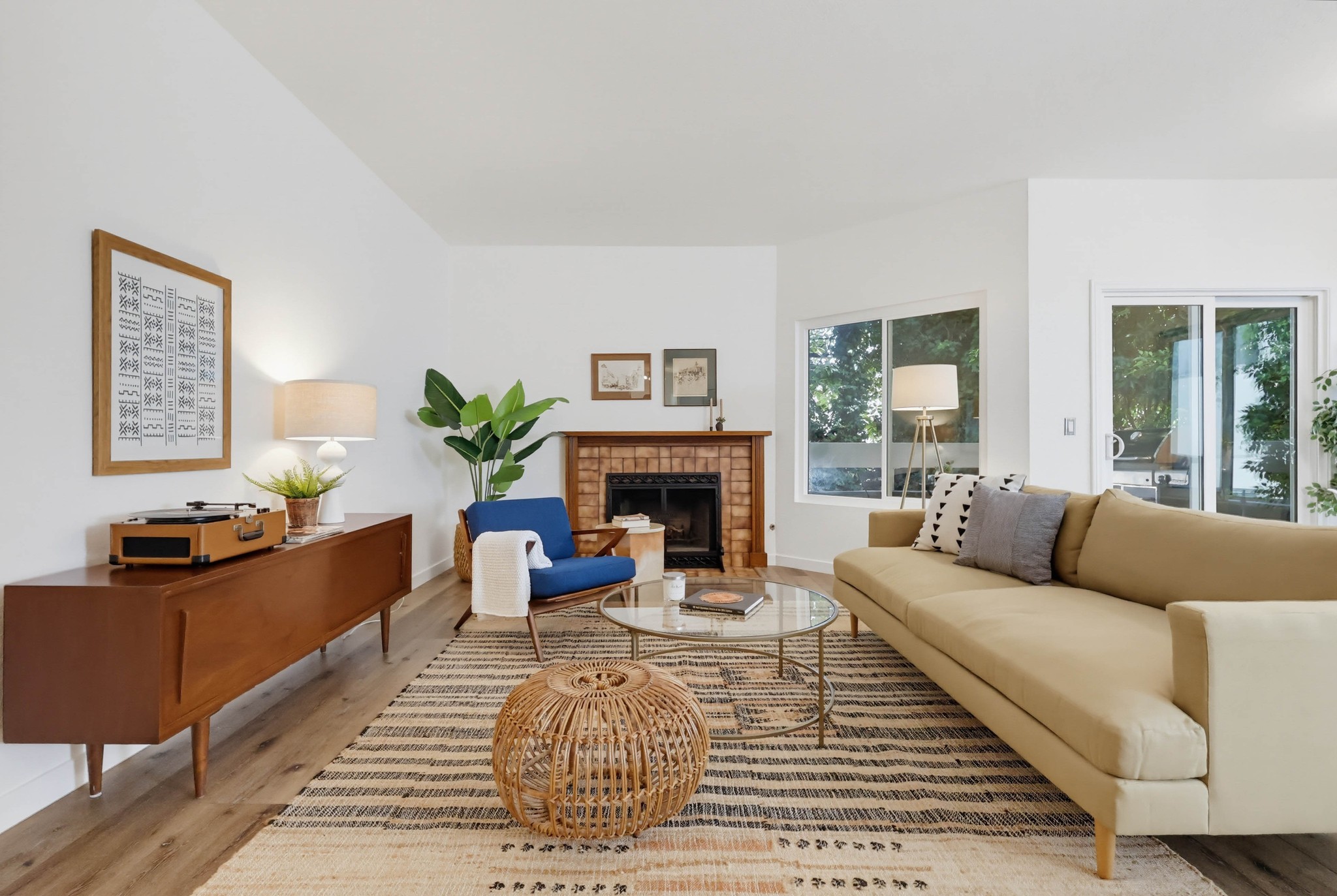 Virtual tour photo 8 of 54 for 11818 Courtleigh Dr Apt 104