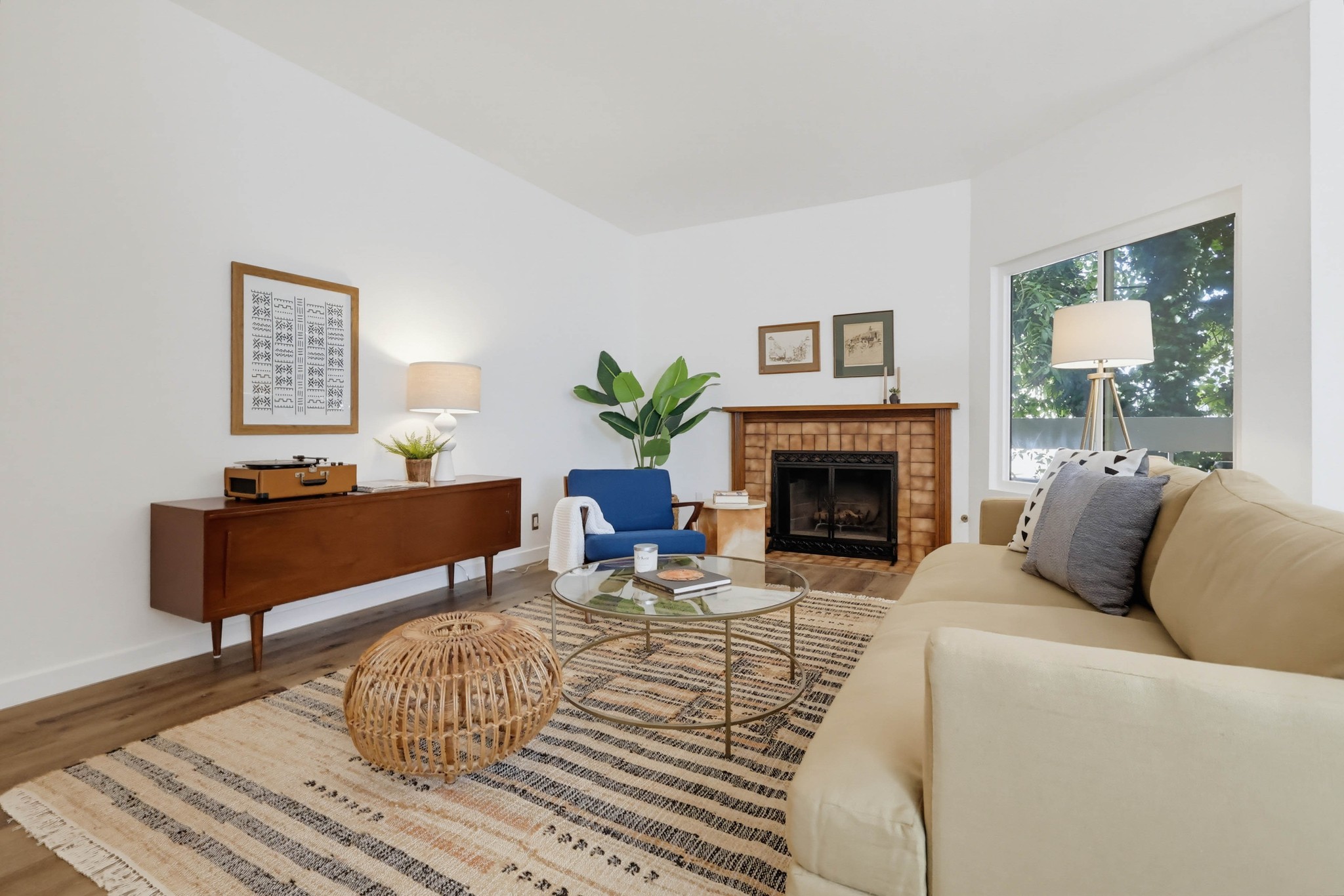 Virtual tour photo 9 of 54 for 11818 Courtleigh Dr Apt 104