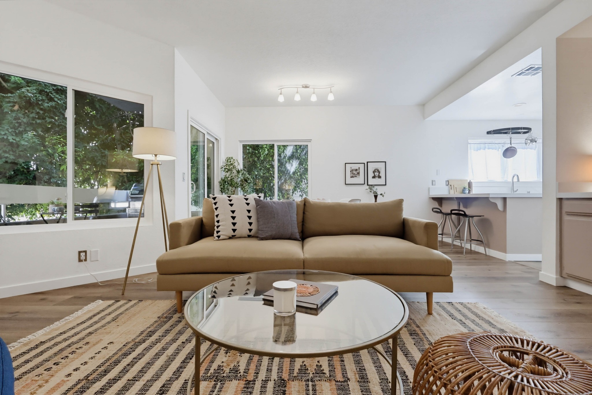 Virtual tour photo 13 of 54 for 11818 Courtleigh Dr Apt 104