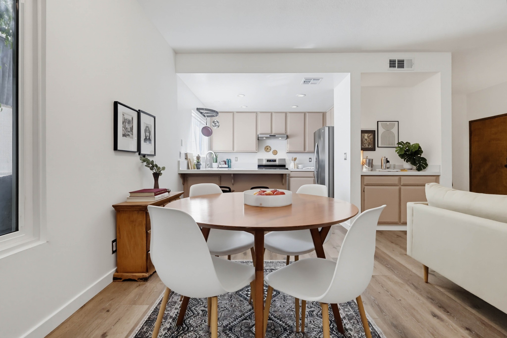 Virtual tour photo 21 of 54 for 11818 Courtleigh Dr Apt 104