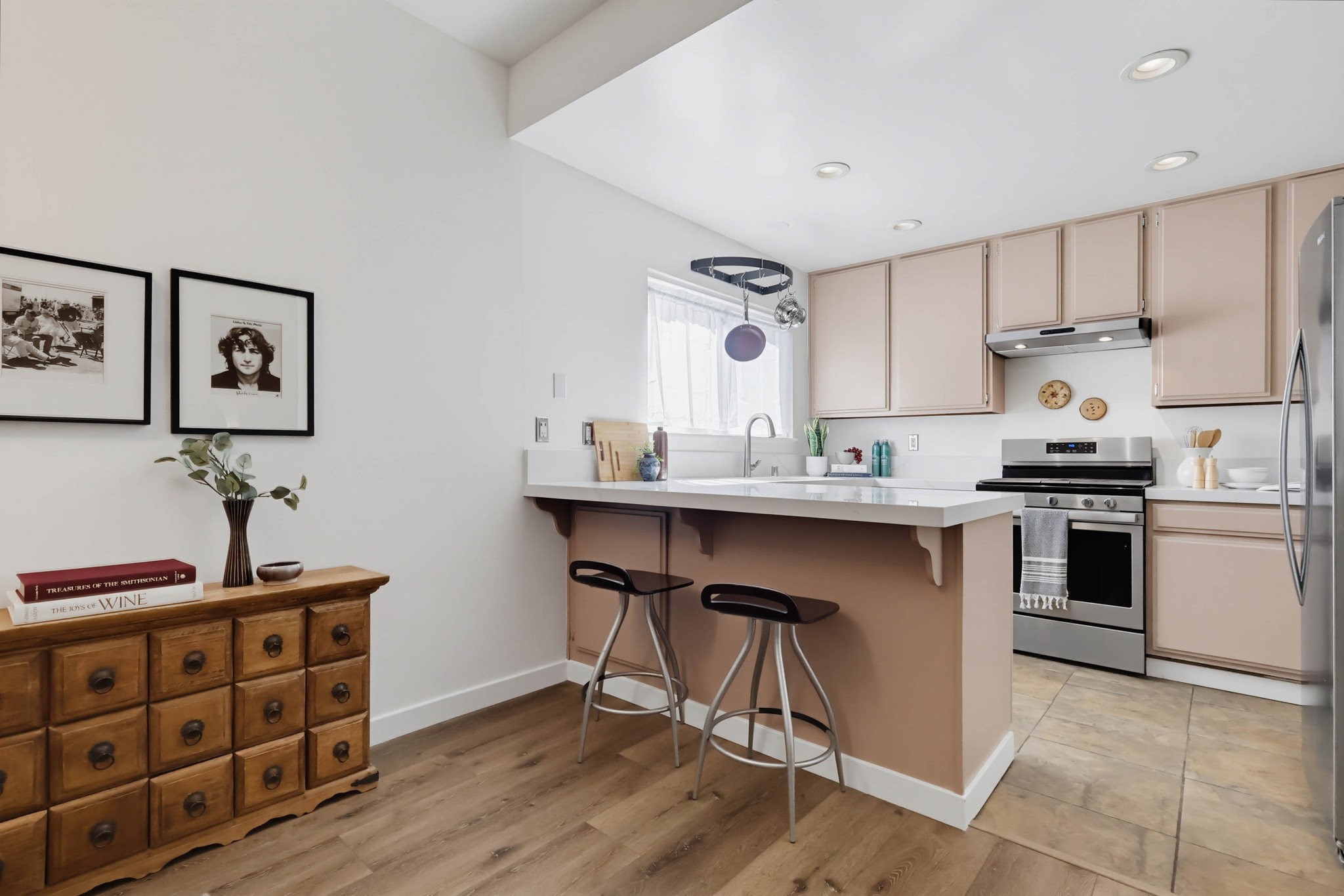 Virtual tour photo 23 of 54 for 11818 Courtleigh Dr Apt 104