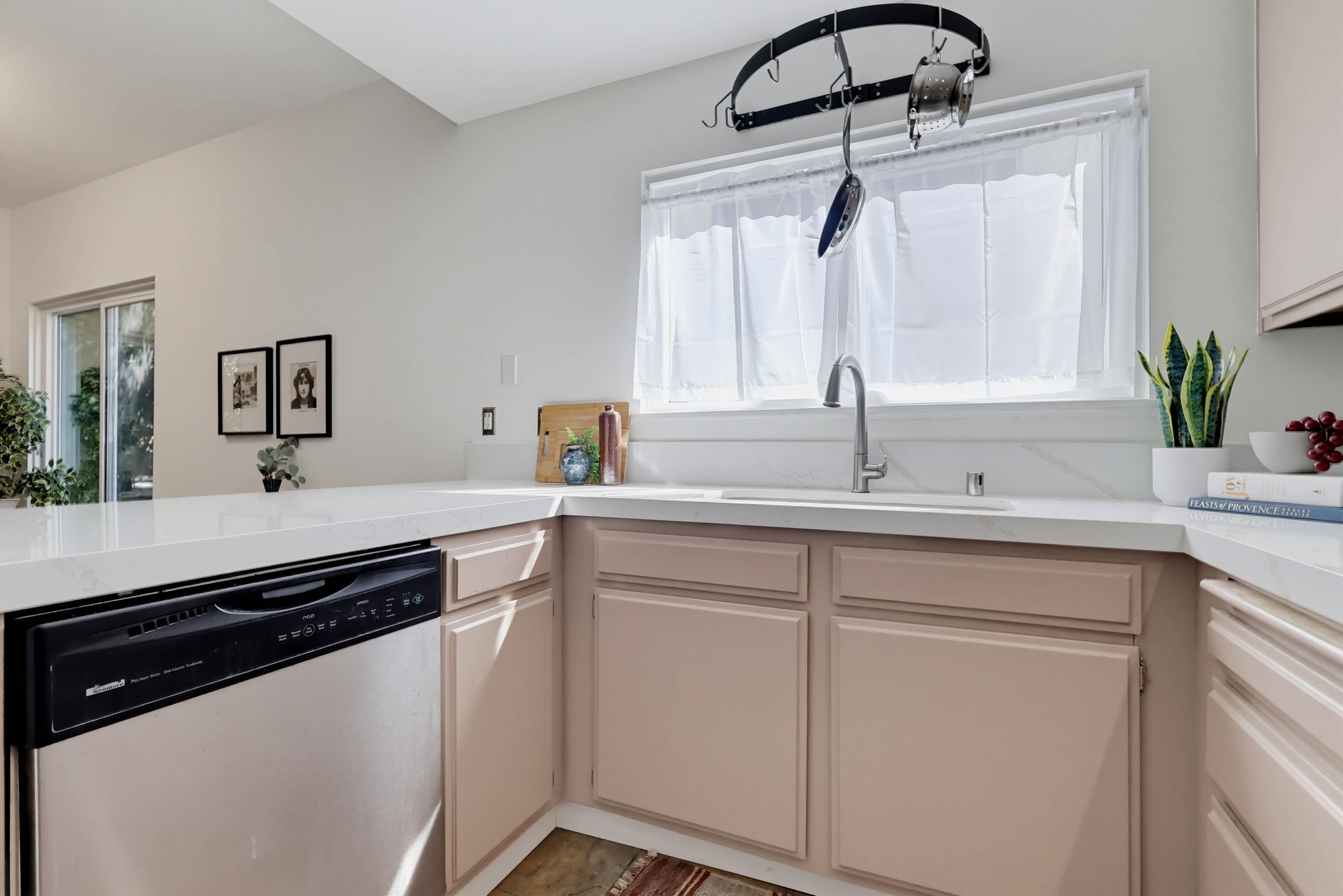 Virtual tour photo 32 of 54 for 11818 Courtleigh Dr Apt 104