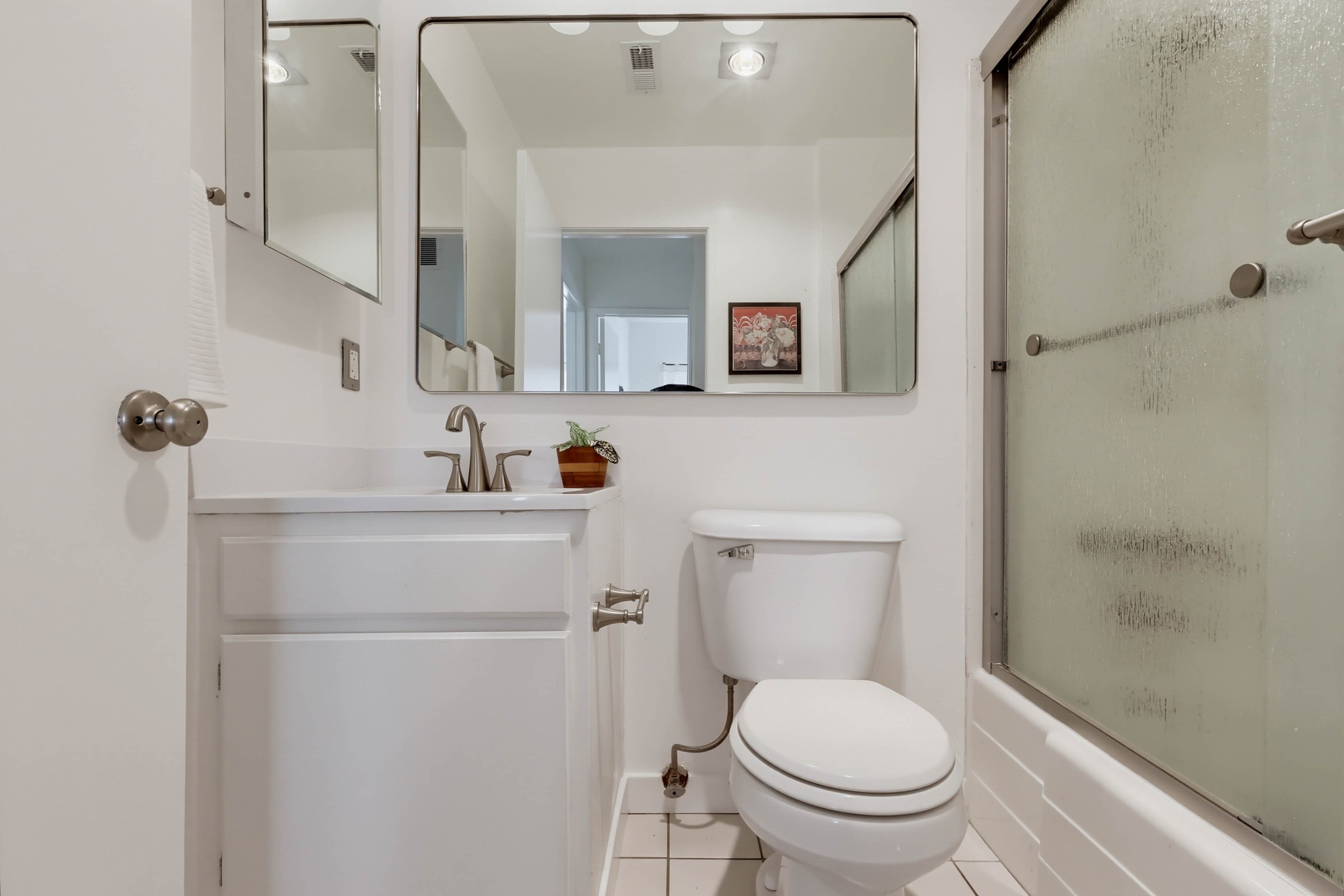 Virtual tour photo 40 of 54 for 11818 Courtleigh Dr Apt 104