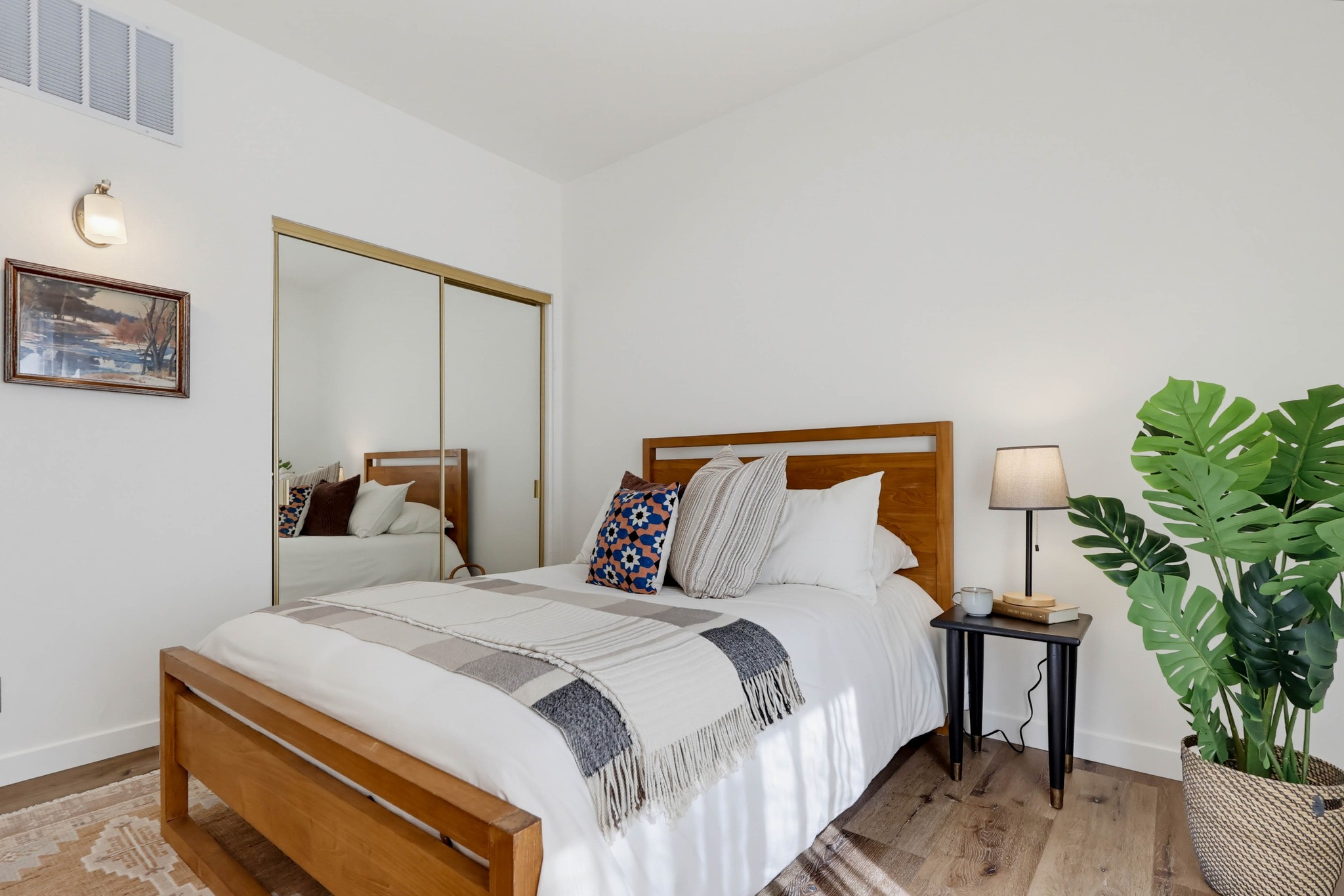 Virtual tour photo 43 of 54 for 11818 Courtleigh Dr Apt 104