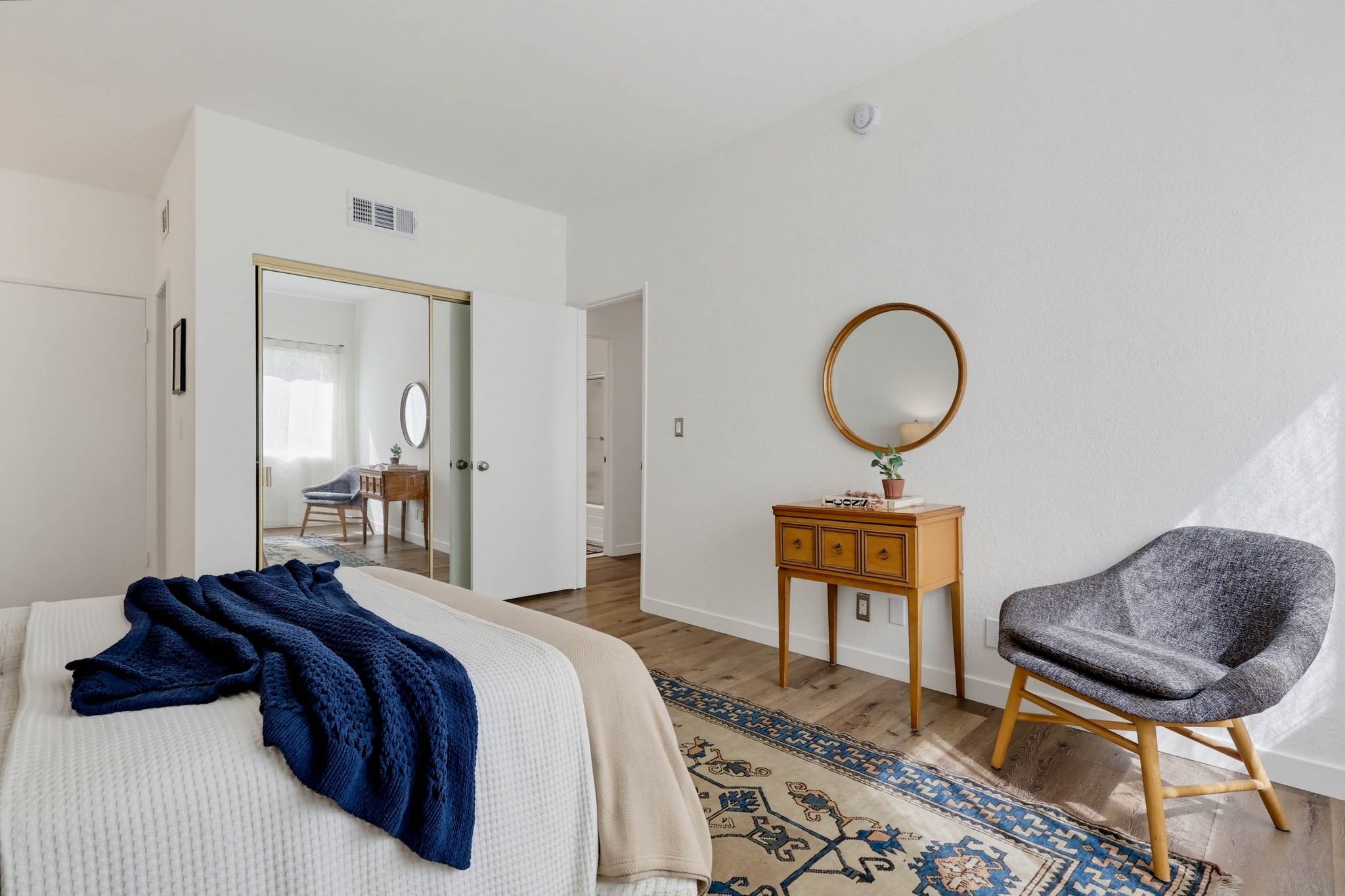 Virtual tour photo 49 of 54 for 11818 Courtleigh Dr Apt 104