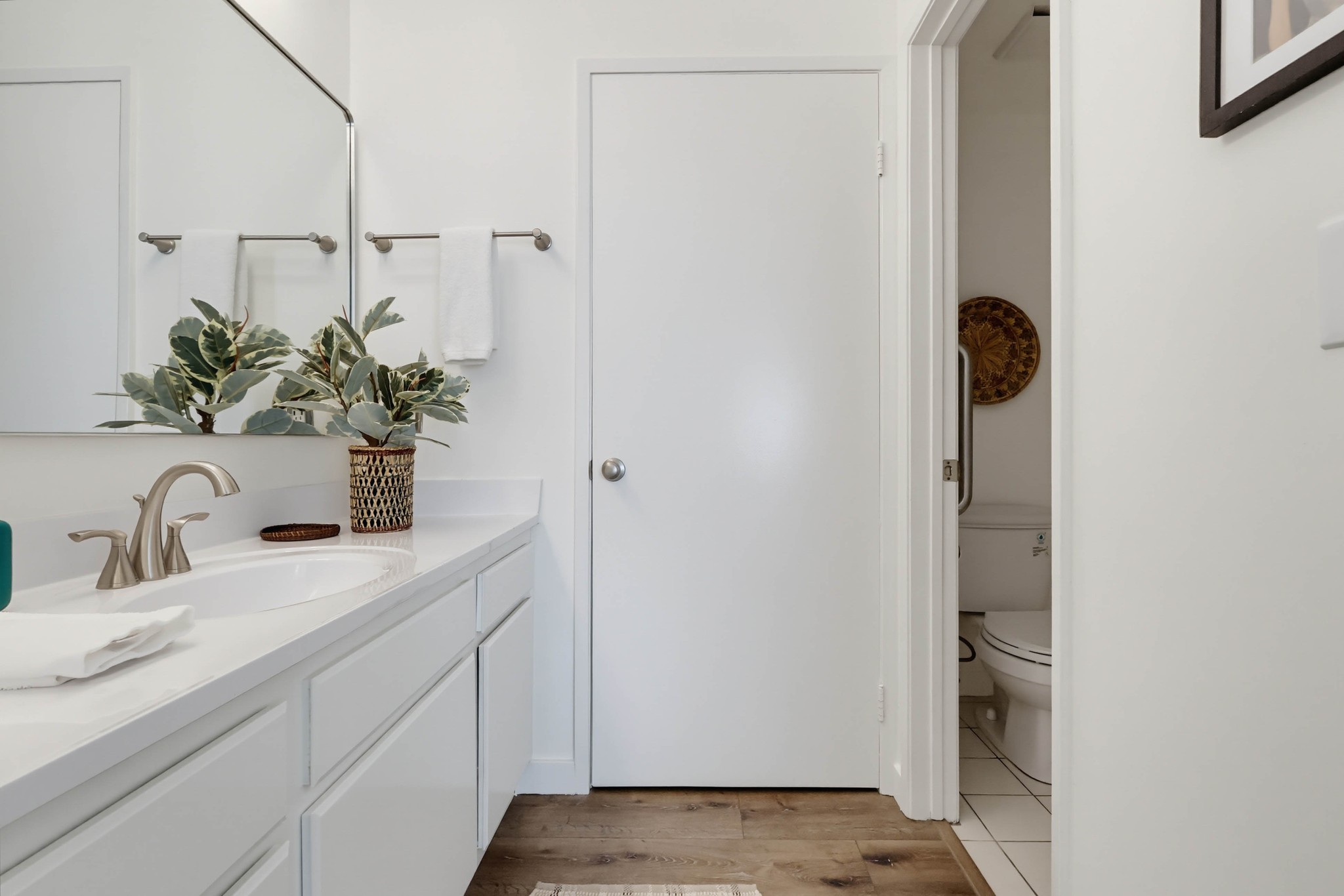 Virtual tour photo 51 of 54 for 11818 Courtleigh Dr Apt 104