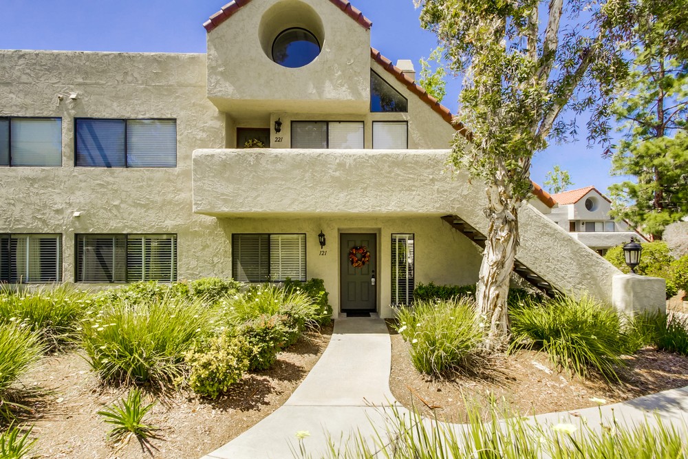 Virtual tour photo 5 of 35 for 11820 Caminito Ronaldo #121