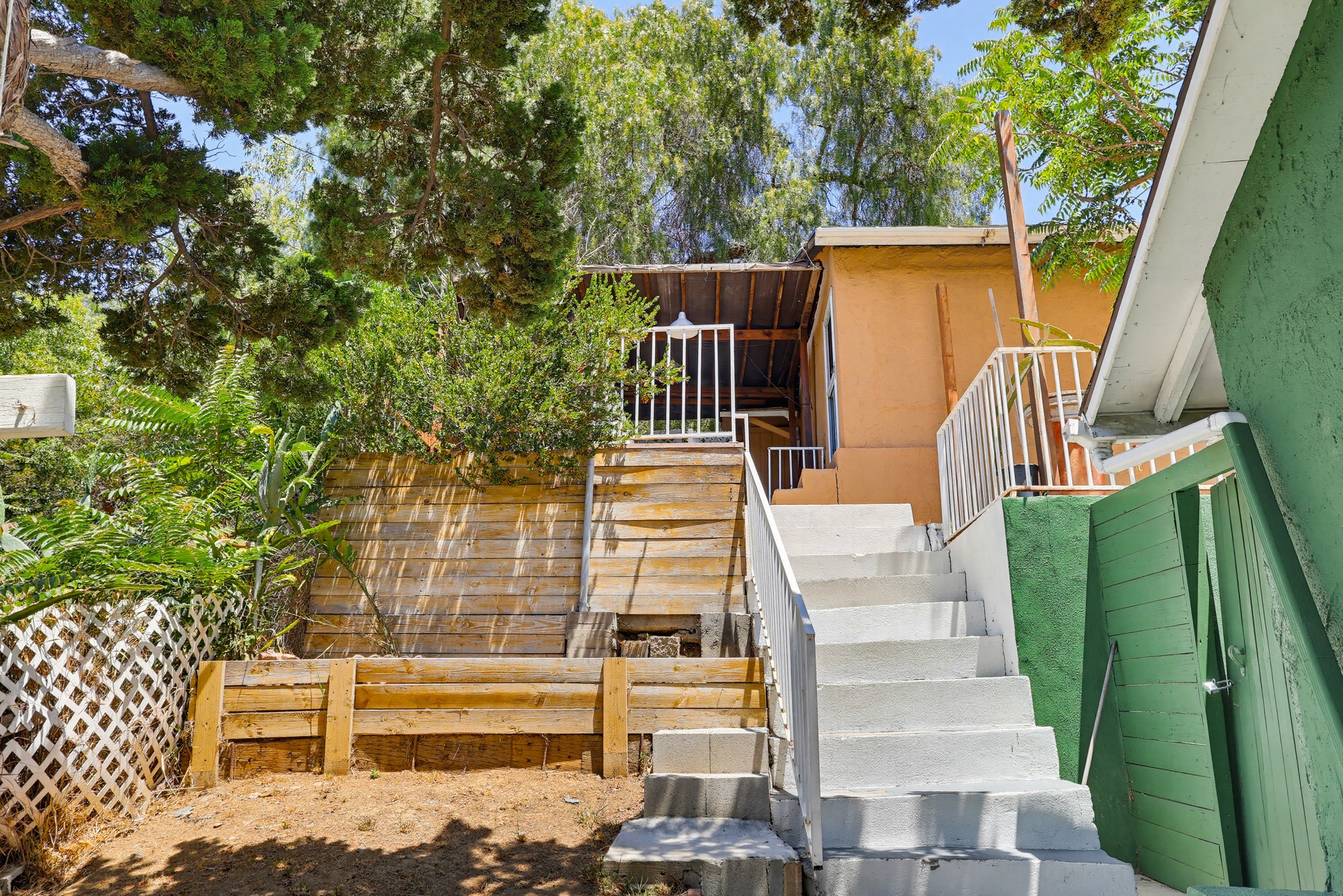 Virtual tour photo 8 of 81 for 1183 N Bonnie Beach Pl