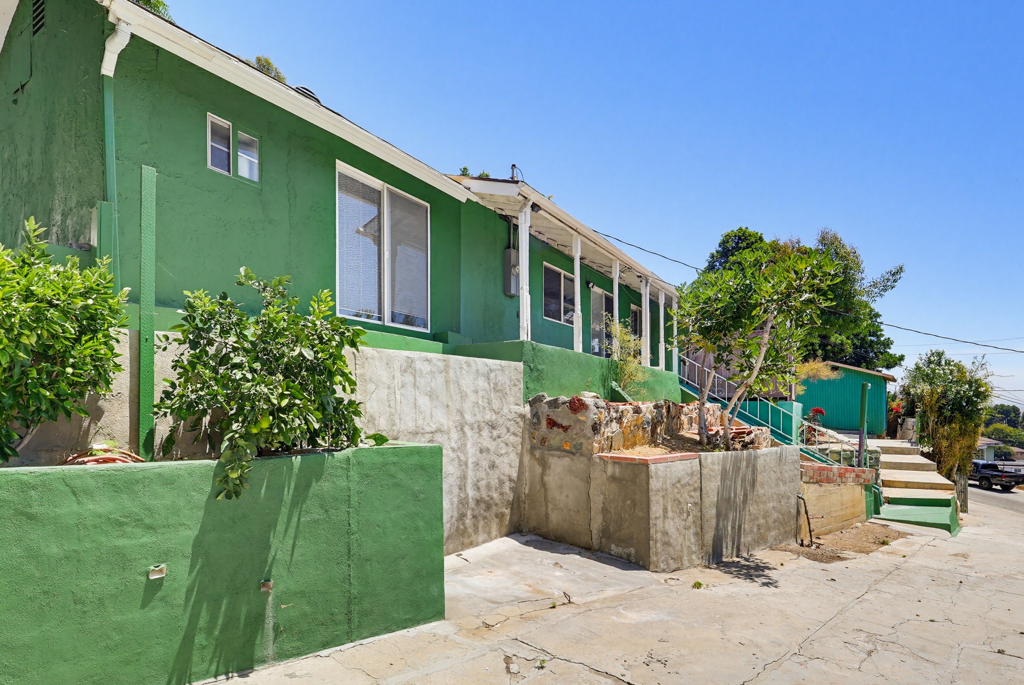 Virtual tour photo 10 of 81 for 1183 N Bonnie Beach Pl