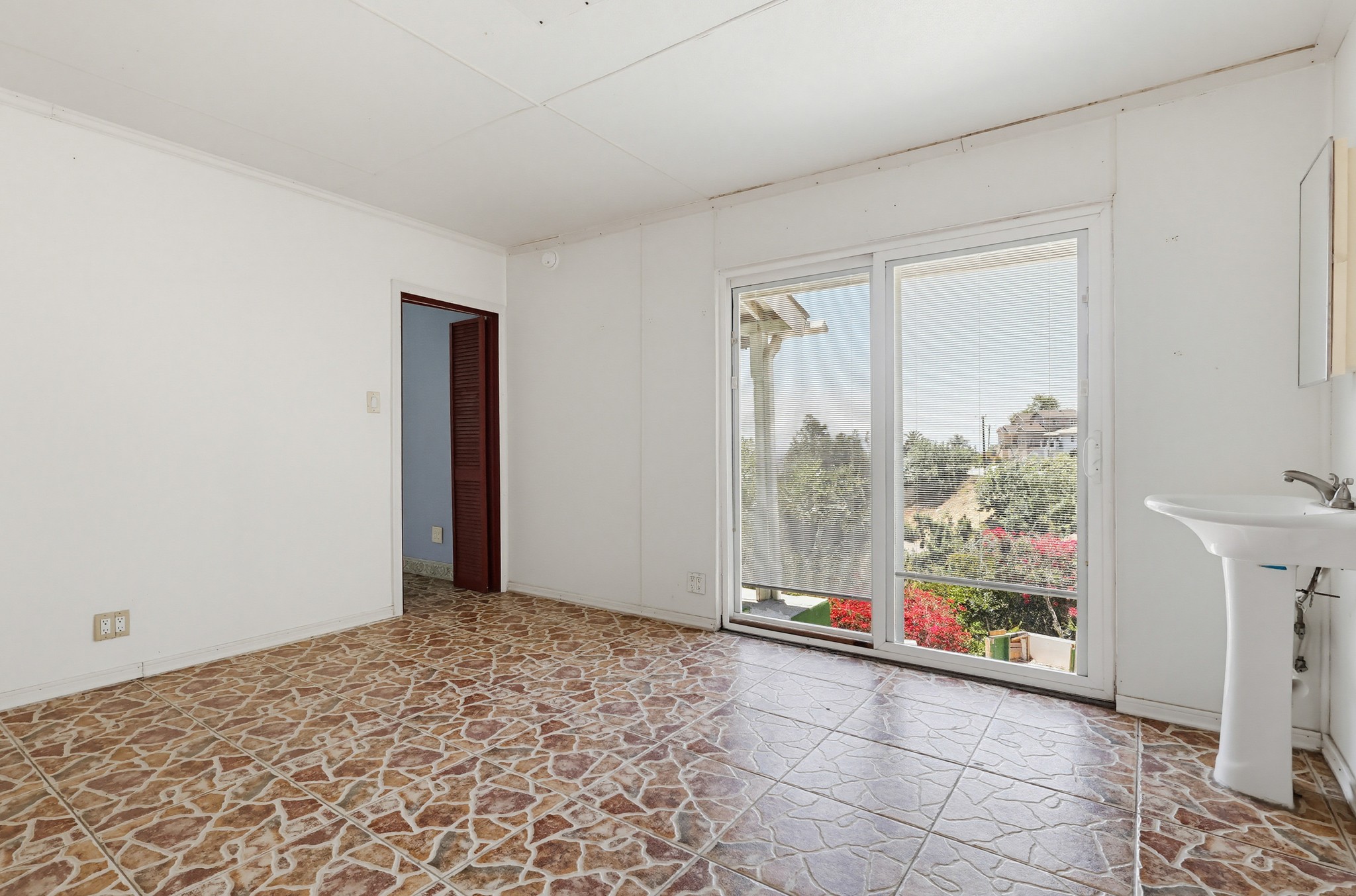 Virtual tour photo 23 of 81 for 1183 N Bonnie Beach Pl