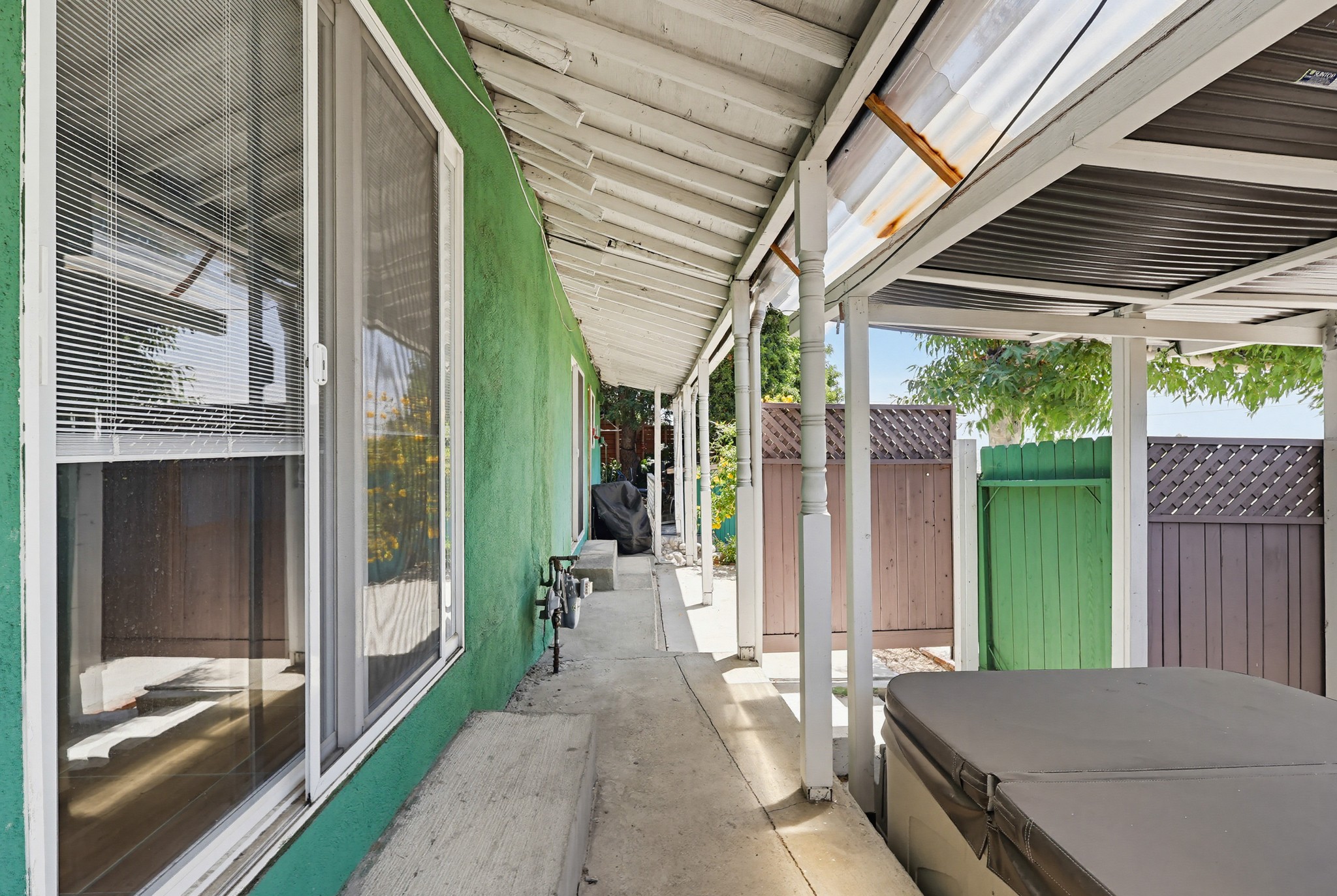 Virtual tour photo 27 of 81 for 1183 N Bonnie Beach Pl