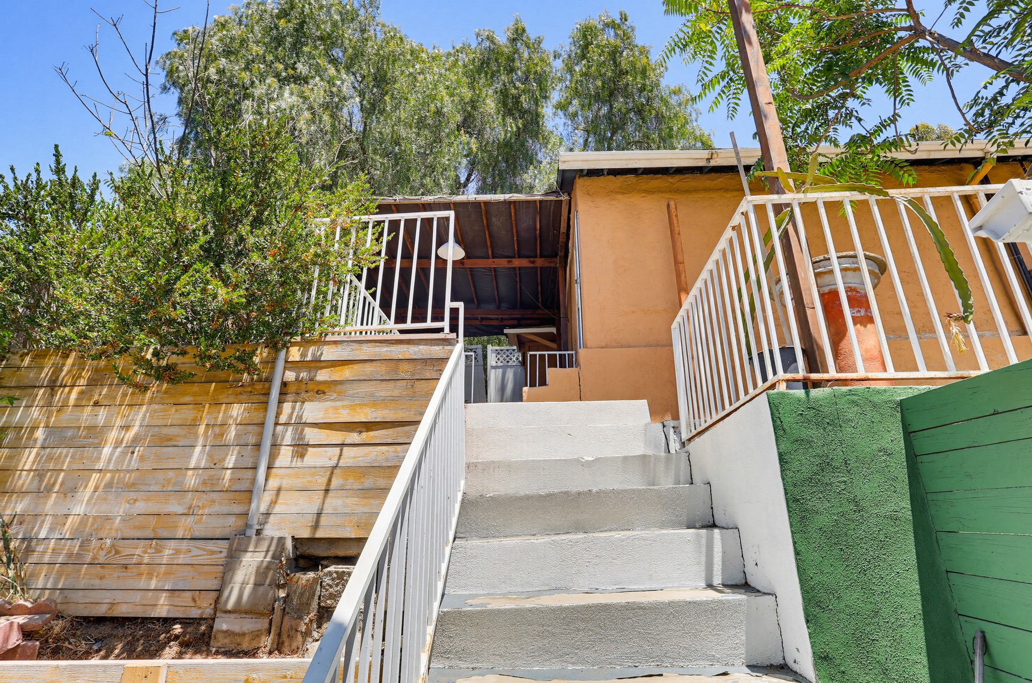 Virtual tour photo 29 of 81 for 1183 N Bonnie Beach Pl