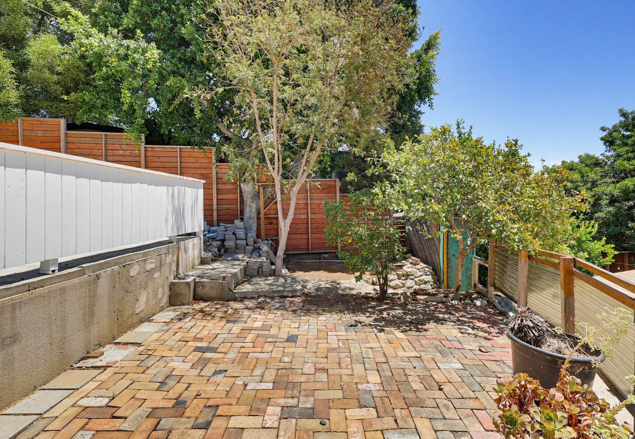 Virtual tour photo 58 of 81 for 1183 N Bonnie Beach Pl