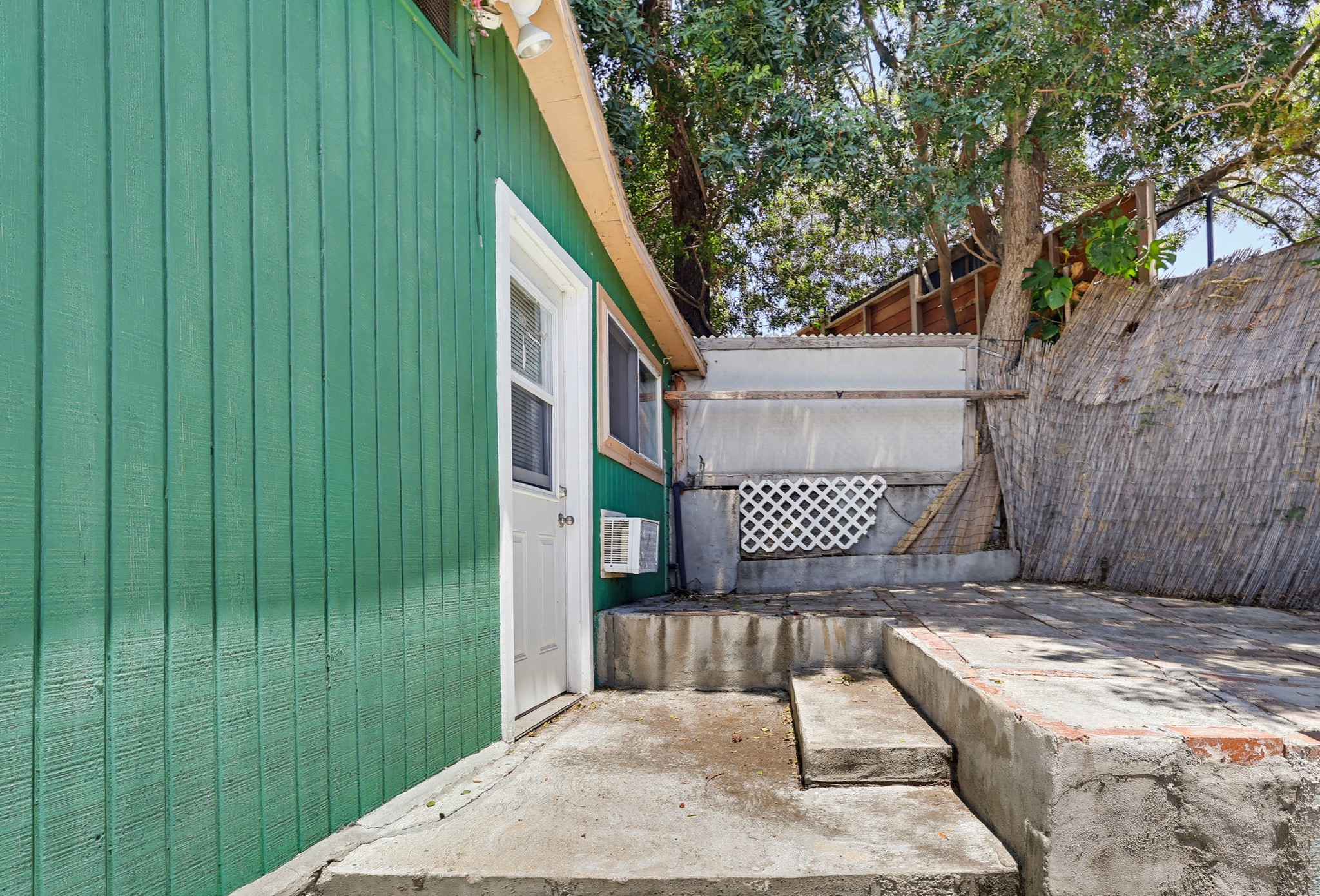 Virtual tour photo 65 of 81 for 1183 N Bonnie Beach Pl