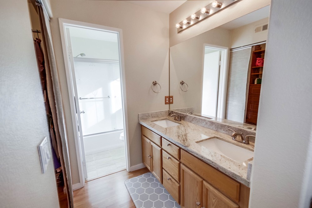 Virtual tour photo 25 of 40 for 11839 Spruce Run Dr A