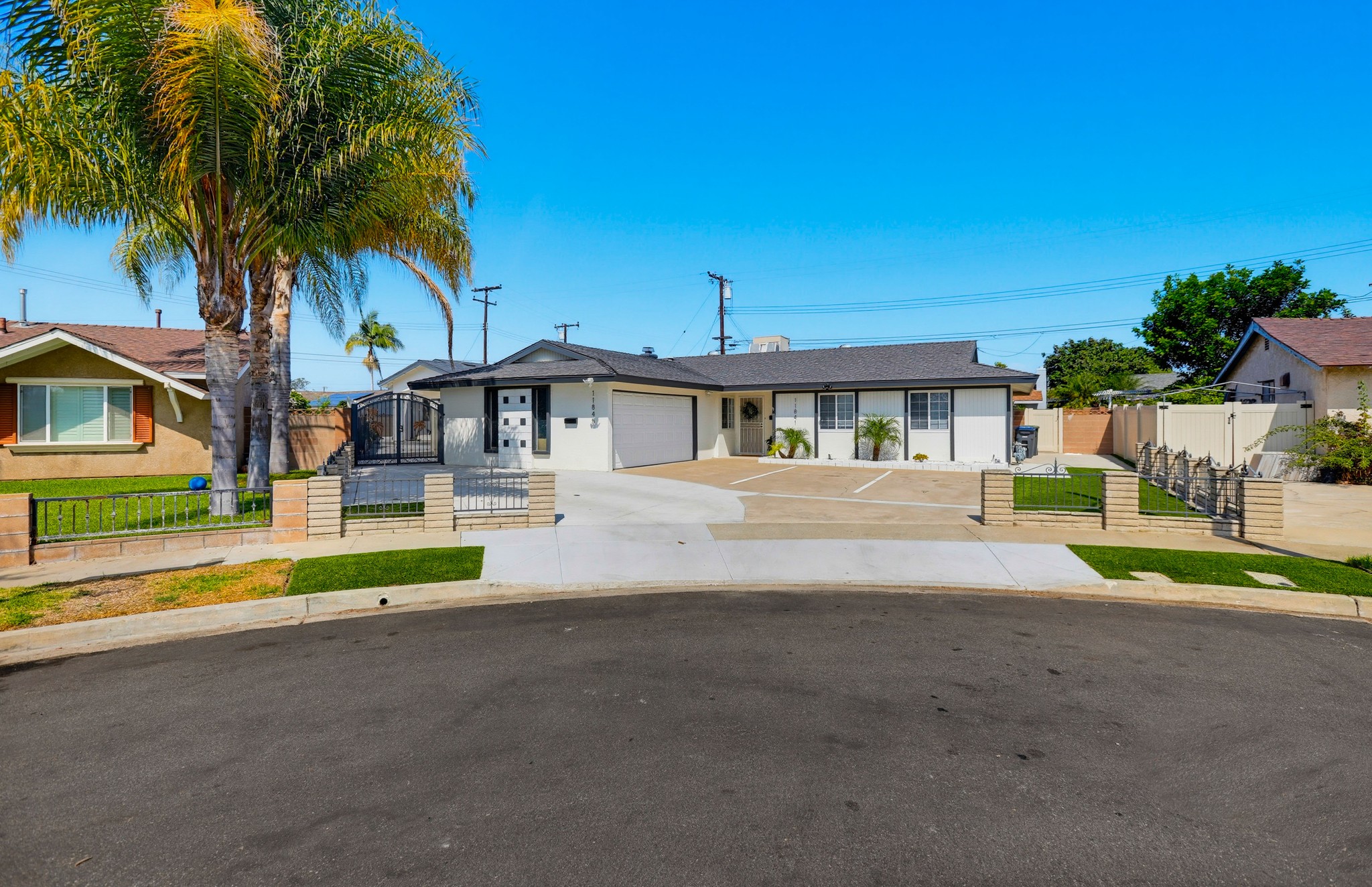 Virtual tour photo 1 of 56 for 11841 Garnet Cir