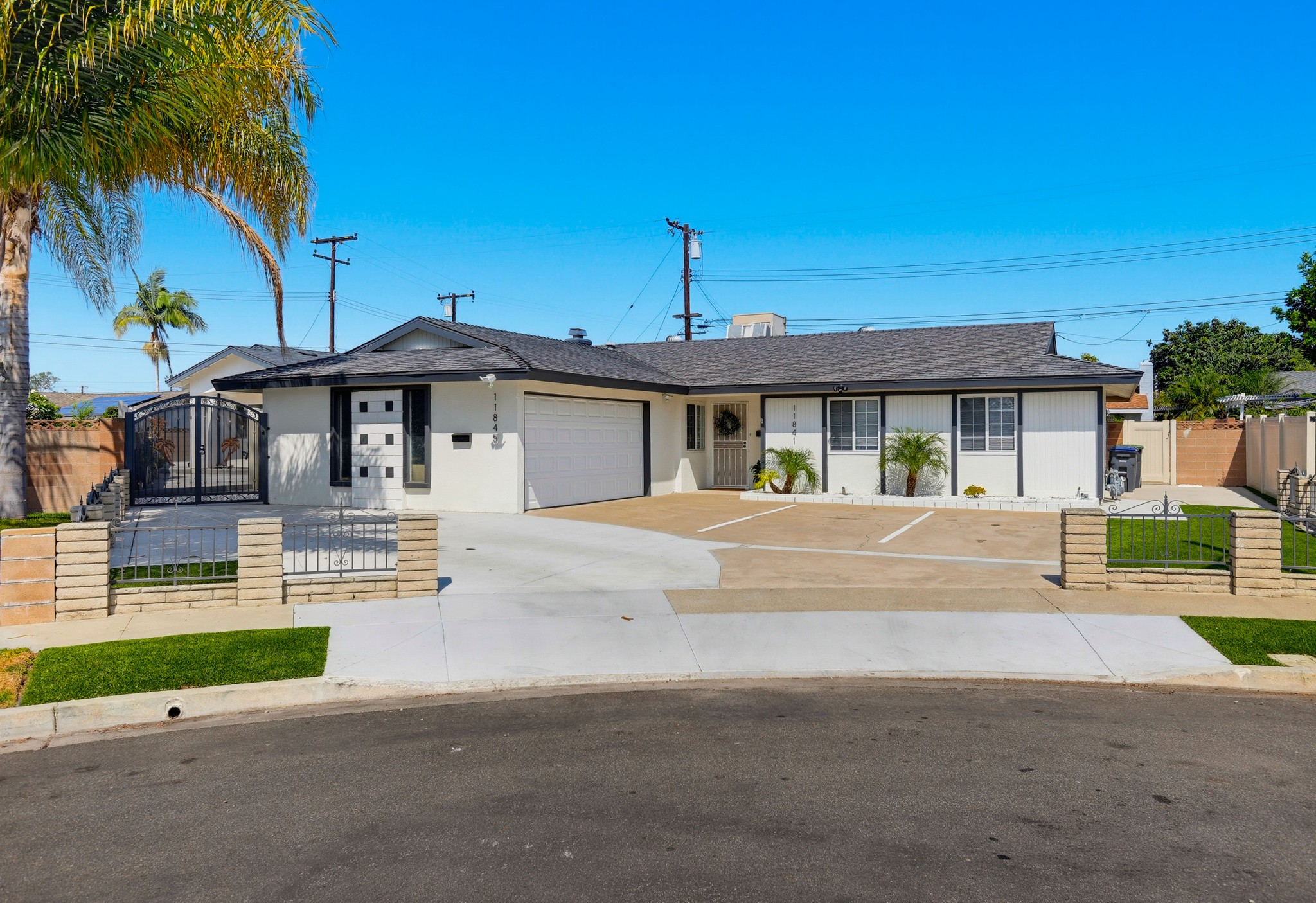 Virtual tour photo 3 of 56 for 11841 Garnet Cir