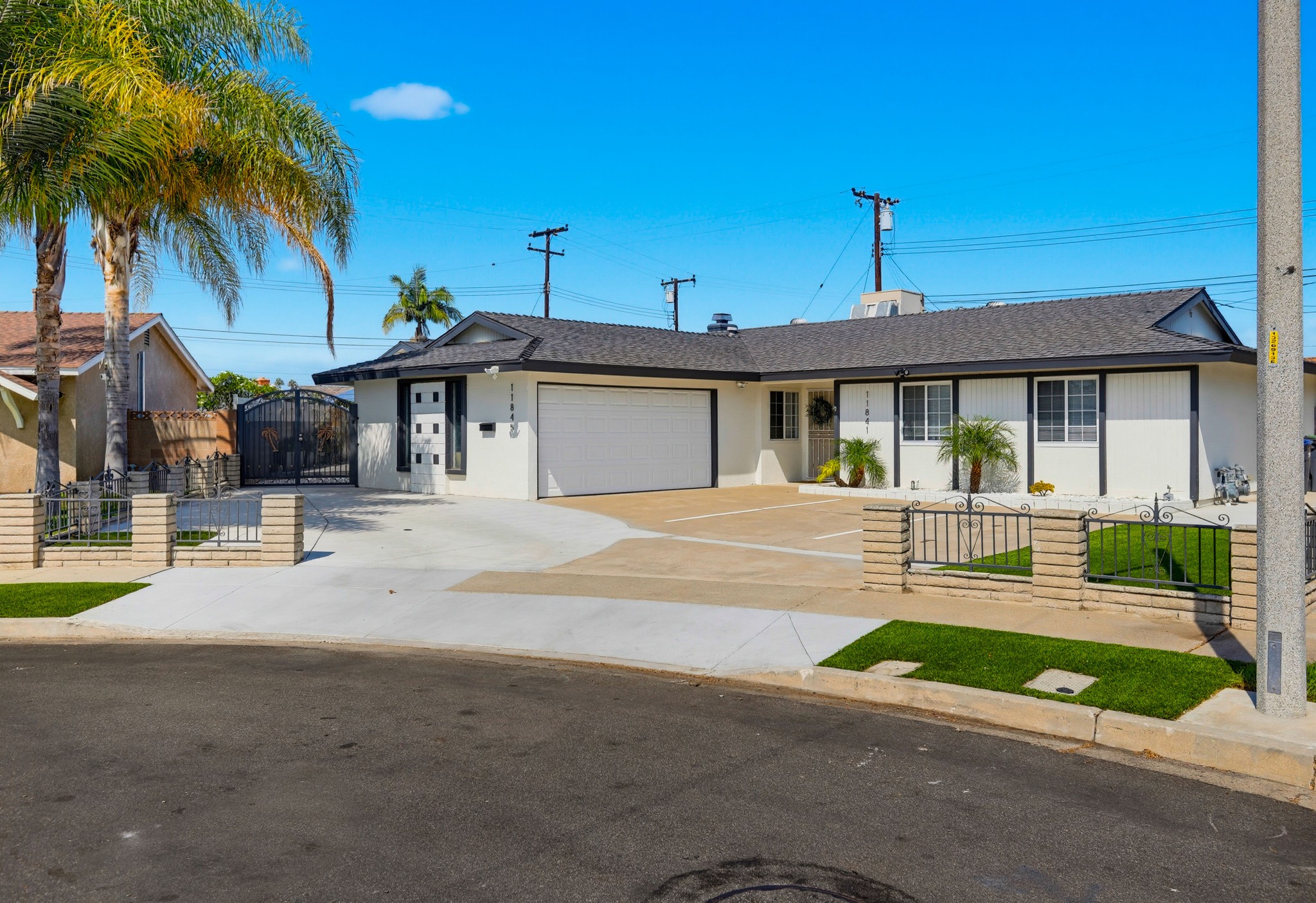 Virtual tour photo 4 of 56 for 11841 Garnet Cir