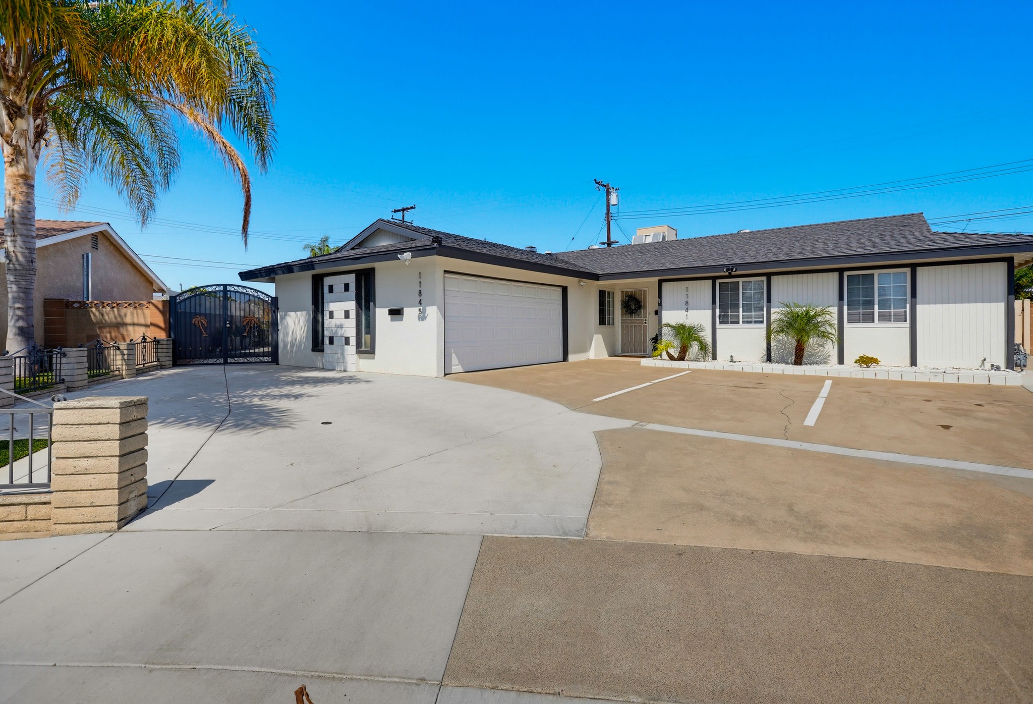 Virtual tour photo 5 of 56 for 11841 Garnet Cir