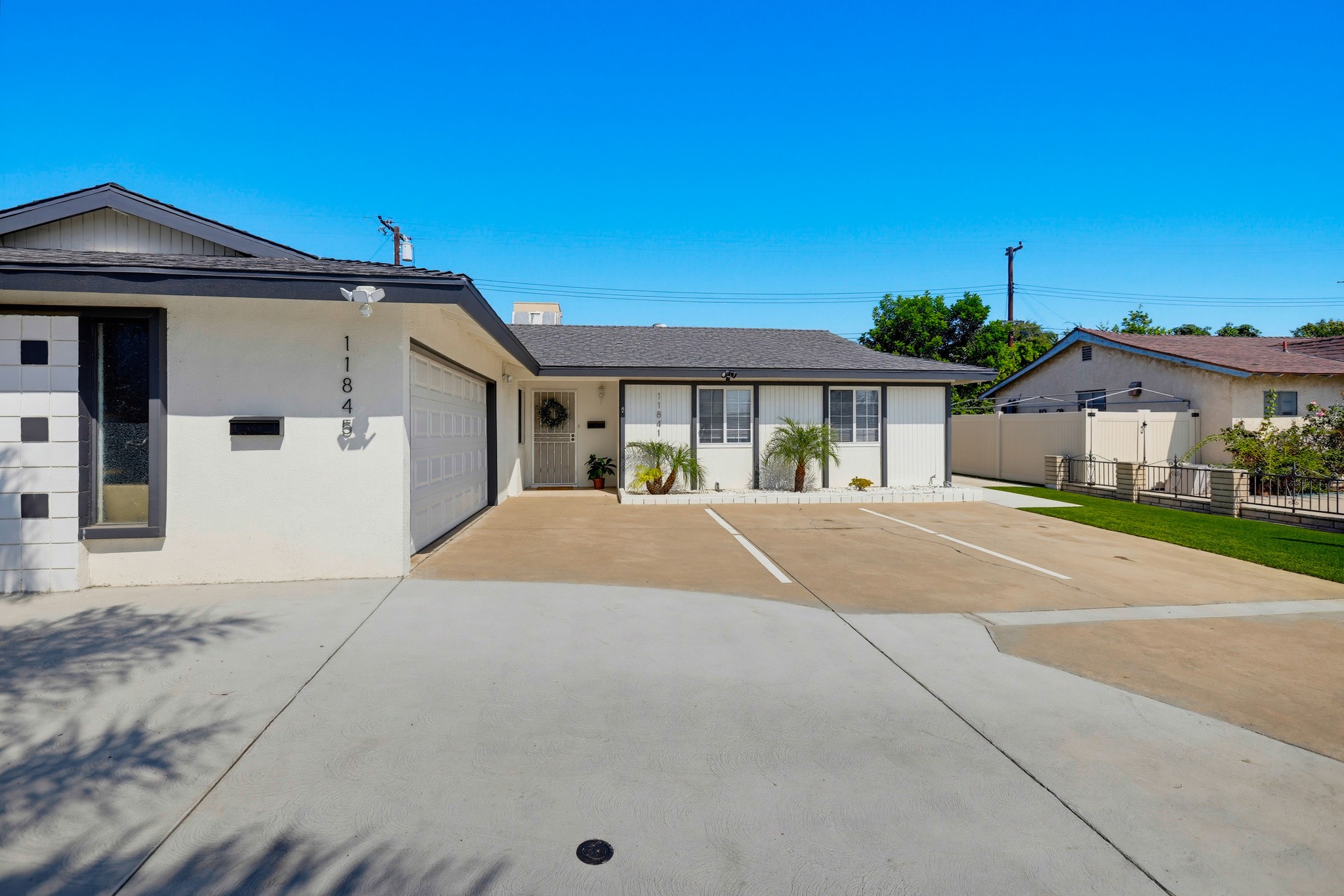 Virtual tour photo 6 of 56 for 11841 Garnet Cir