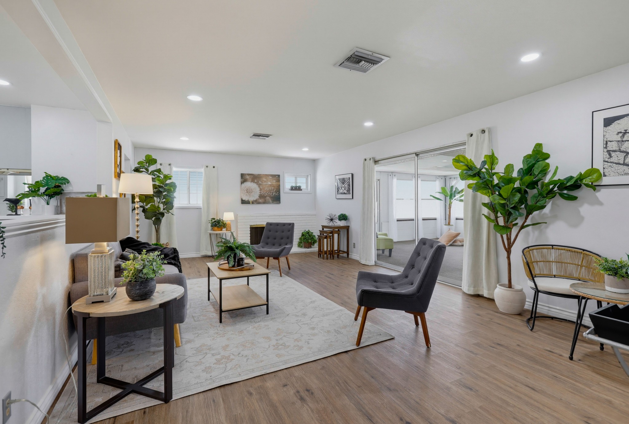 Virtual tour photo 10 of 56 for 11841 Garnet Cir