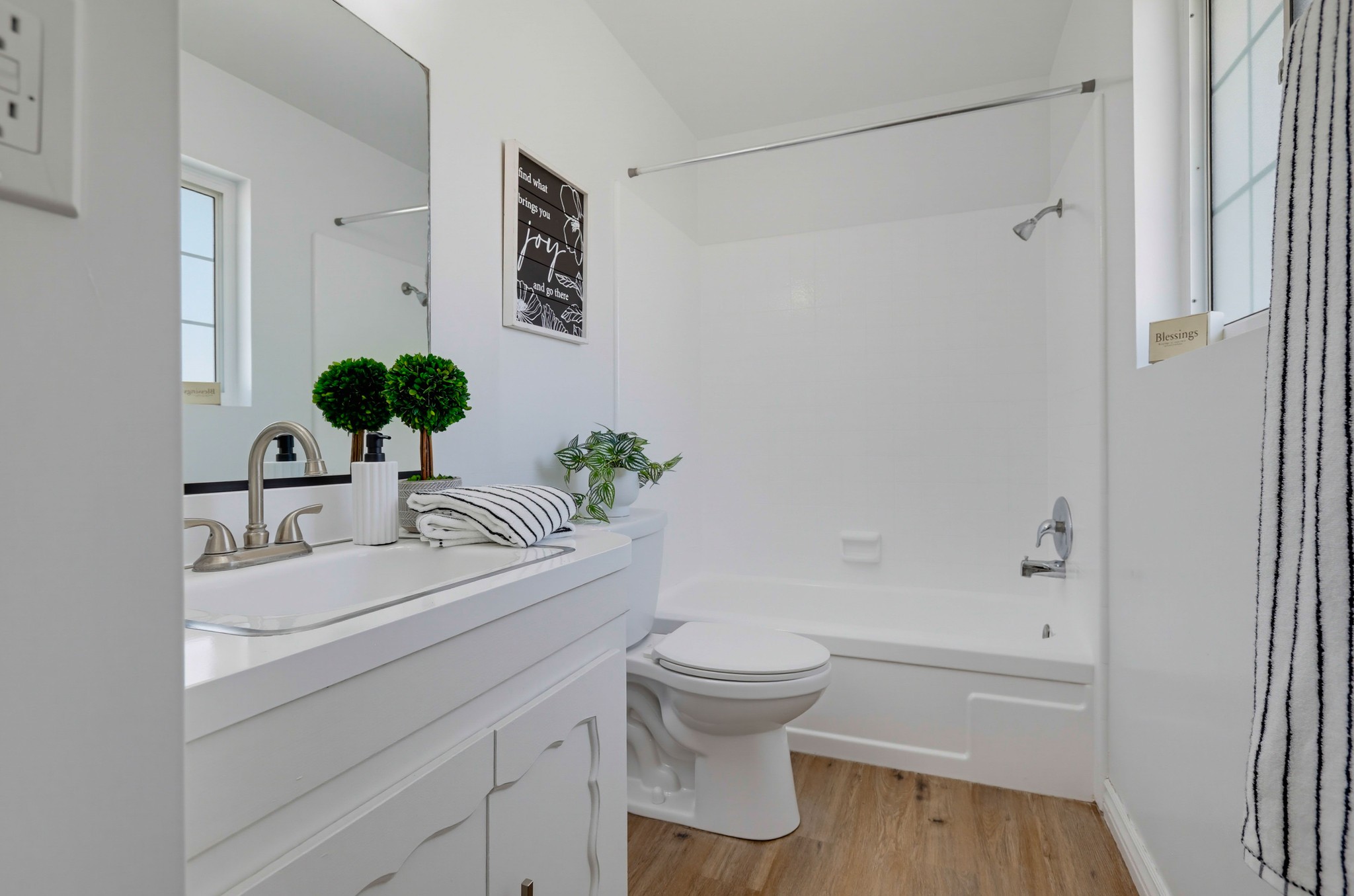 Virtual tour photo 41 of 56 for 11841 Garnet Cir