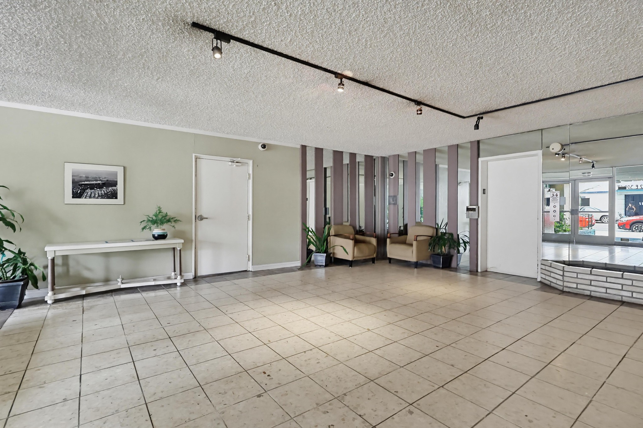 Virtual tour photo 7 of 51 for 1187 E 3rd St