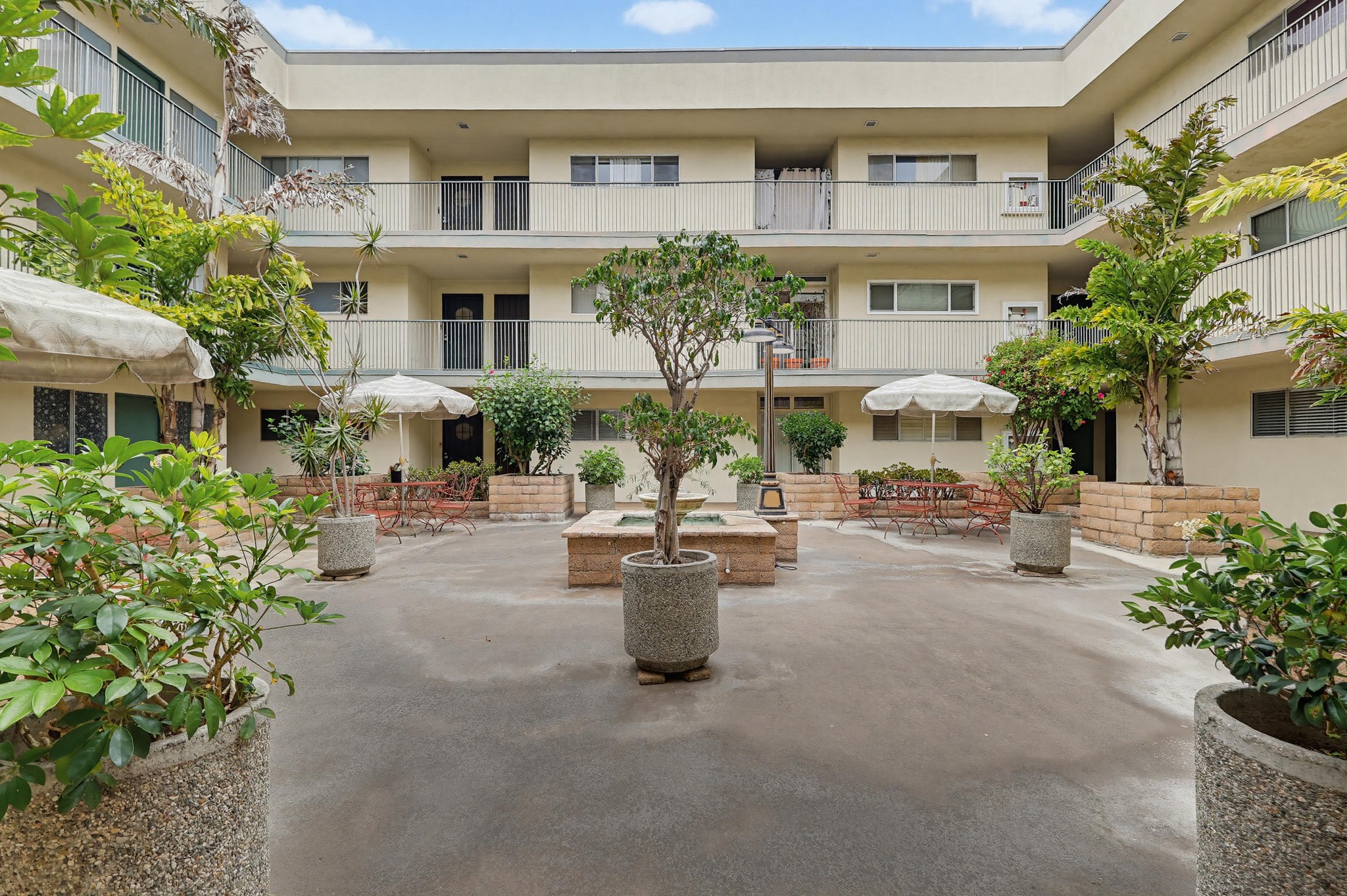 Virtual tour photo 9 of 51 for 1187 E 3rd St
