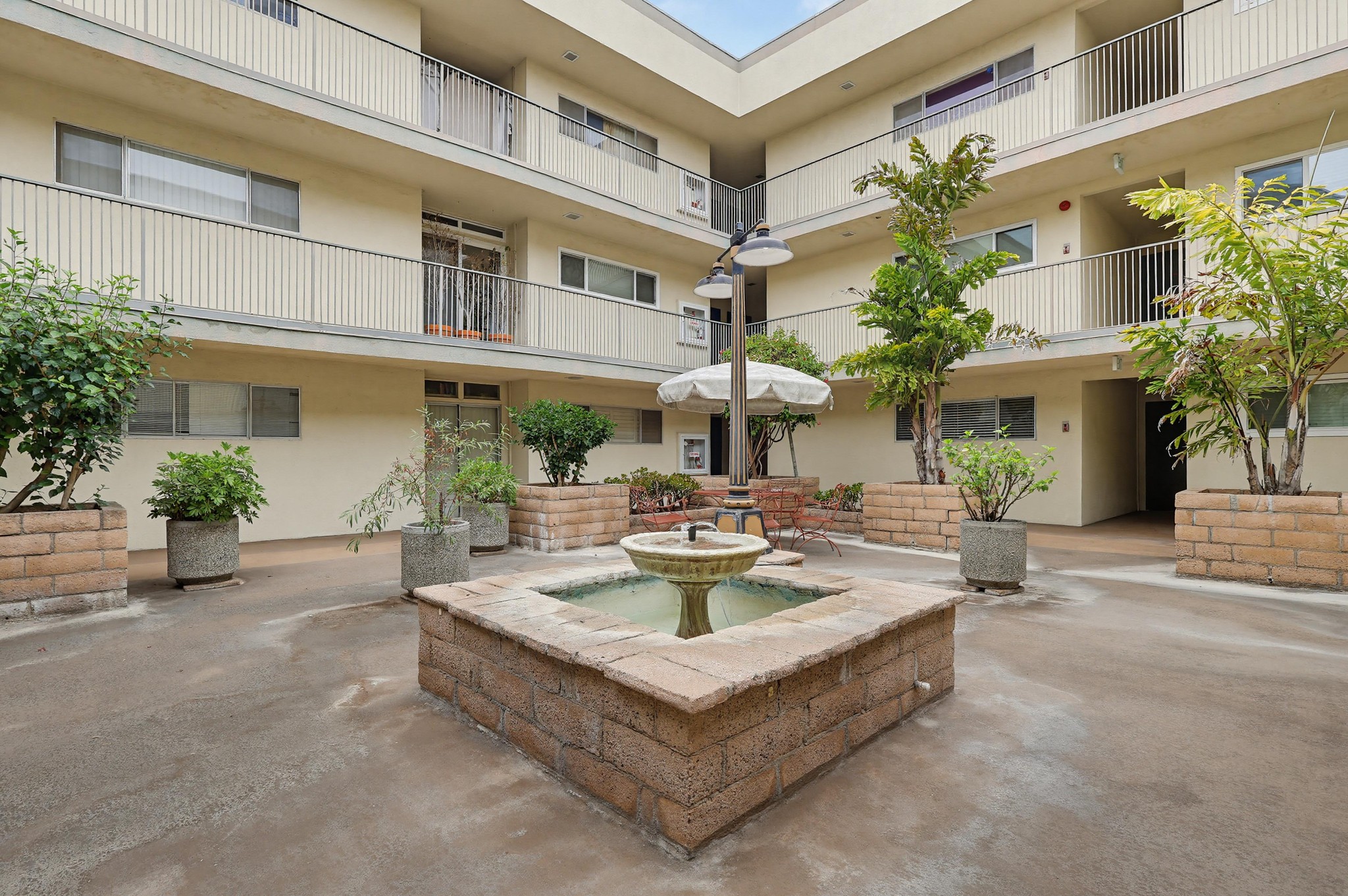 Virtual tour photo 10 of 51 for 1187 E 3rd St