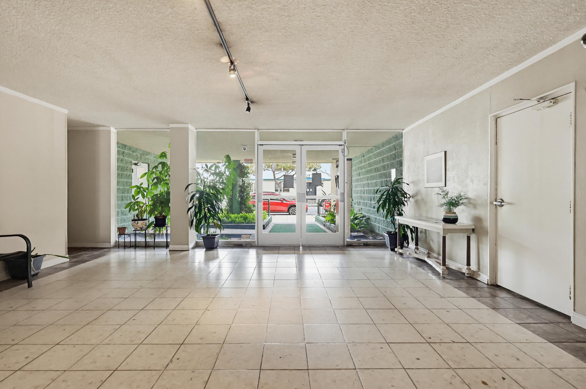Virtual tour photo 11 of 51 for 1187 E 3rd St