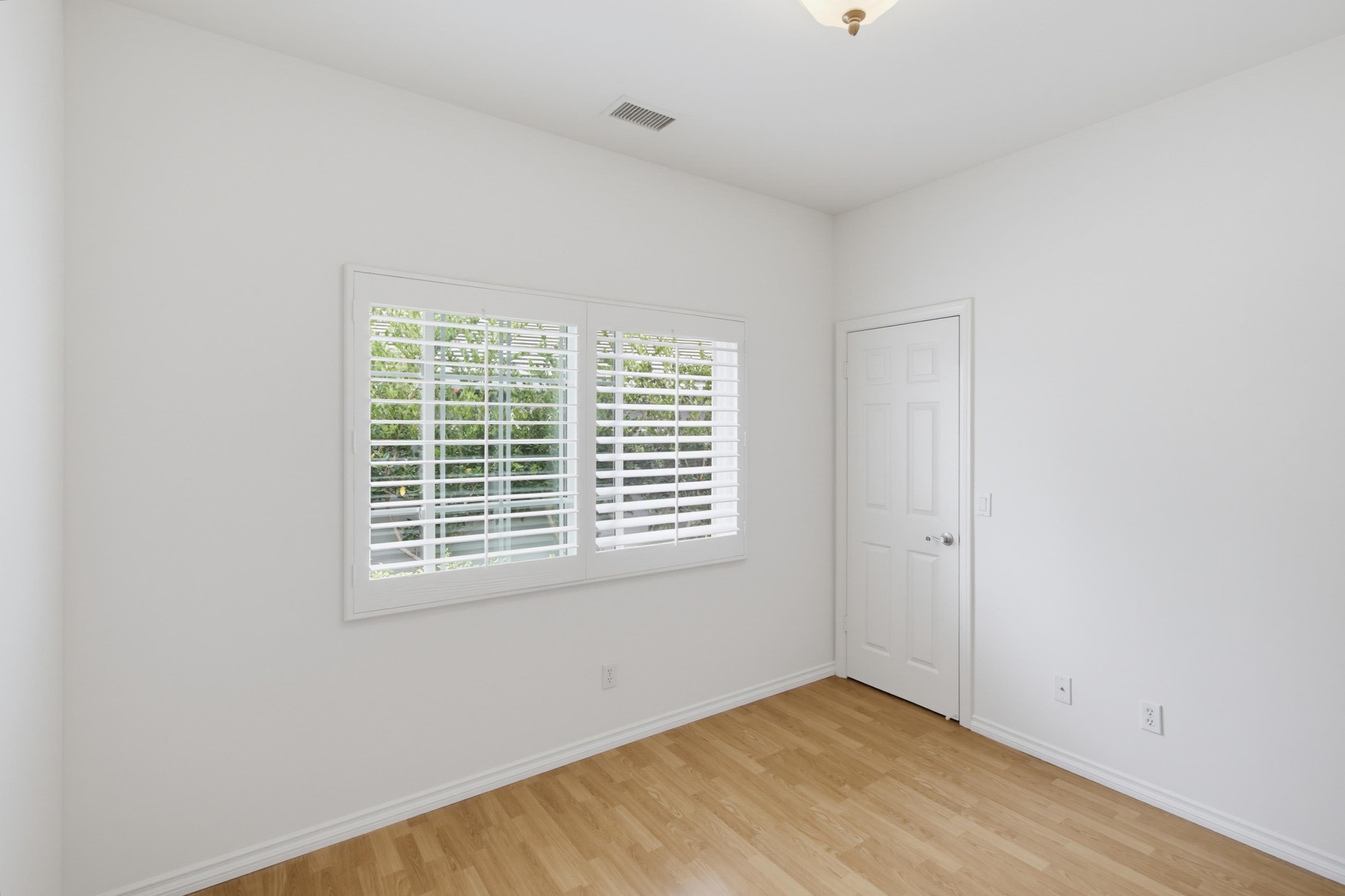 Virtual tour photo 30 of 47 for 11875 Handrich Dr