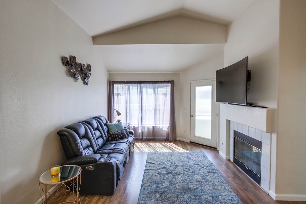 Virtual tour photo 5 of 31 for 11895 Spruce Run Dr