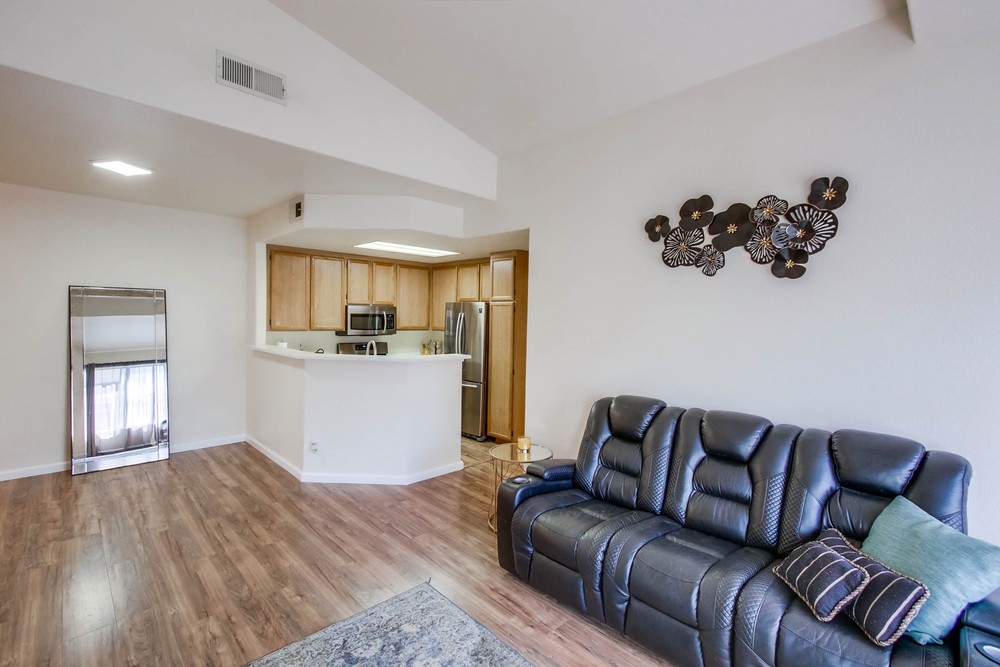 Virtual tour photo 7 of 31 for 11895 Spruce Run Dr