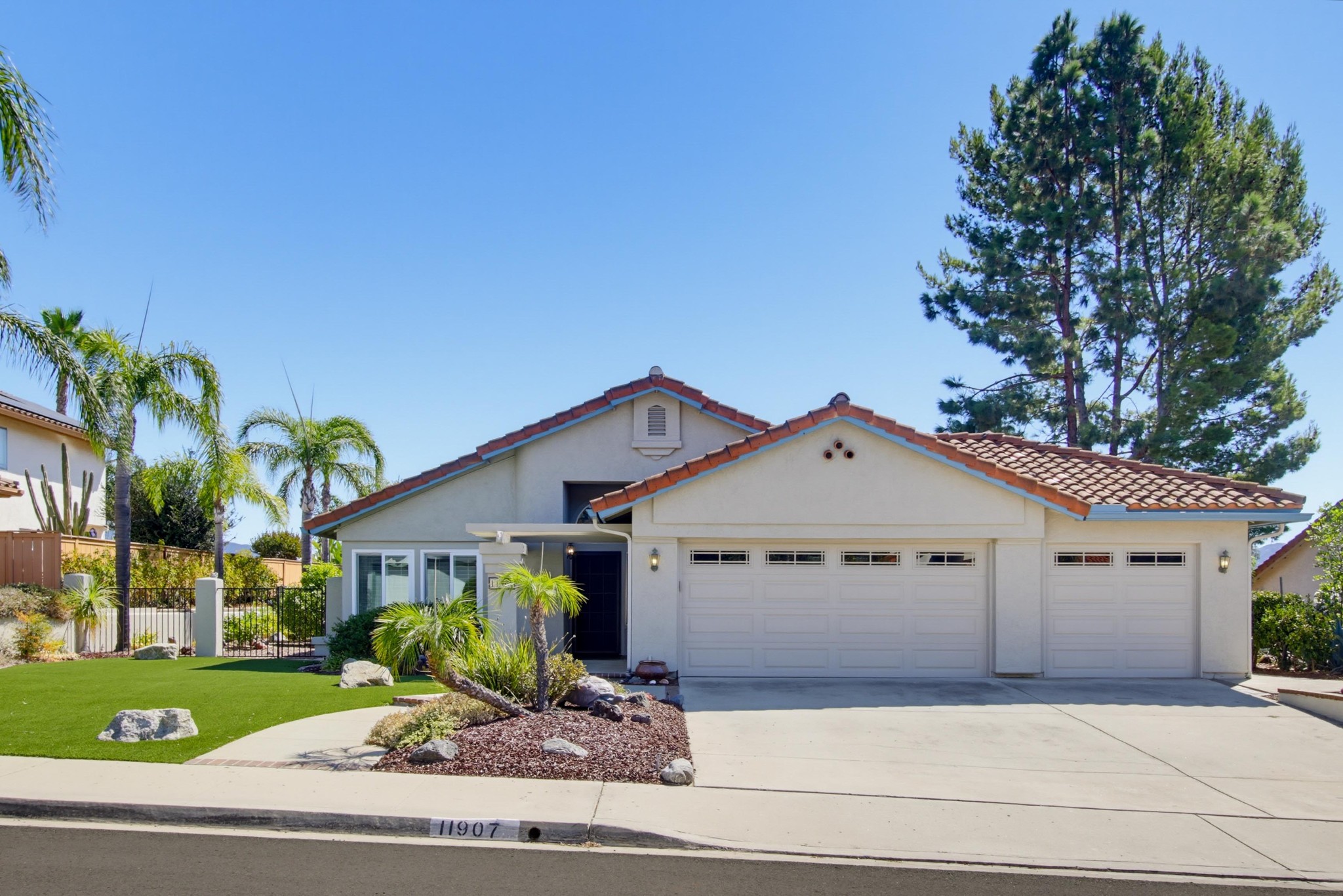 Virtual tour photo 1 of 90 for 11907 Calle Deposito