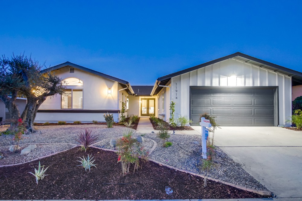 Virtual tour photo 1 of 76 for 11914 Lomica Dr