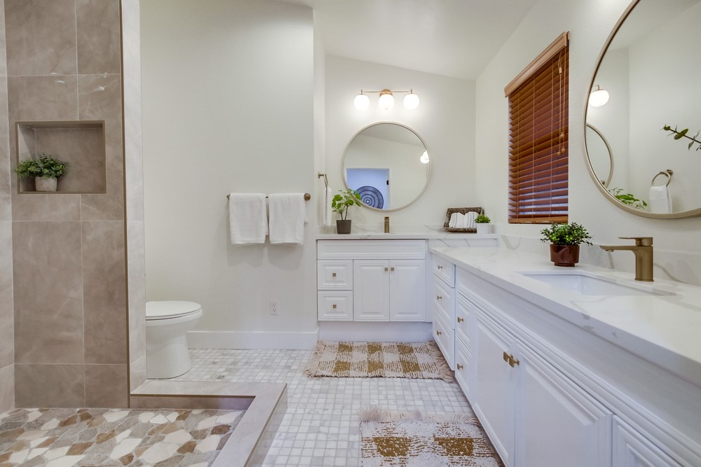 Virtual tour photo 43 of 76 for 11914 Lomica Dr