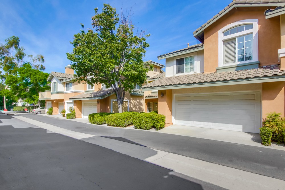 Virtual tour photo 4 of 50 for 11916 Tivoli Park Row UNIT 8