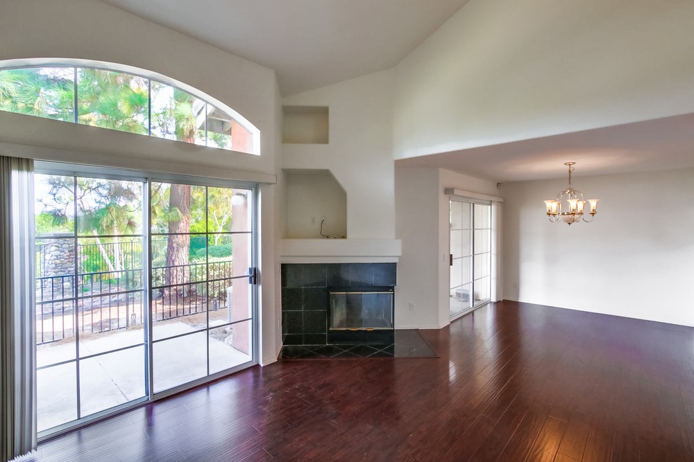 Virtual tour photo 8 of 50 for 11916 Tivoli Park Row UNIT 8