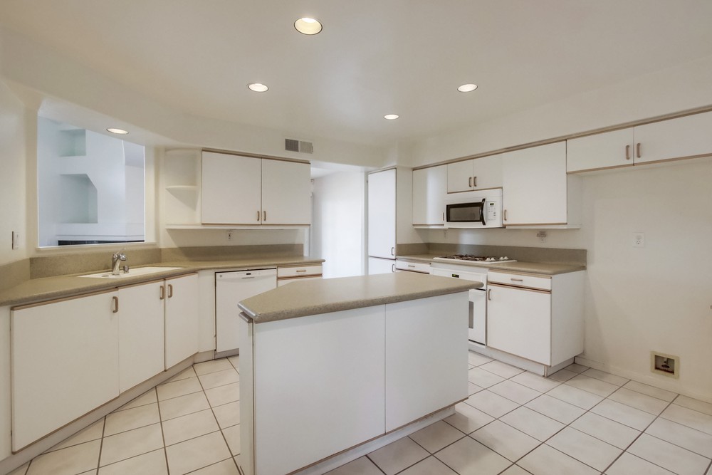 Virtual tour photo 16 of 50 for 11916 Tivoli Park Row UNIT 8
