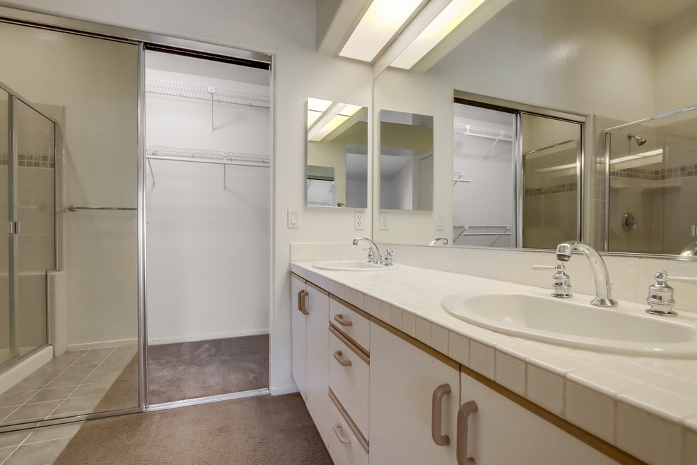 Virtual tour photo 27 of 50 for 11916 Tivoli Park Row UNIT 8