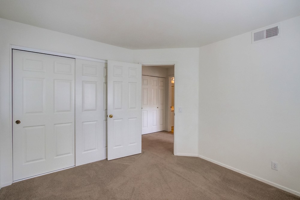 Virtual tour photo 37 of 50 for 11916 Tivoli Park Row UNIT 8