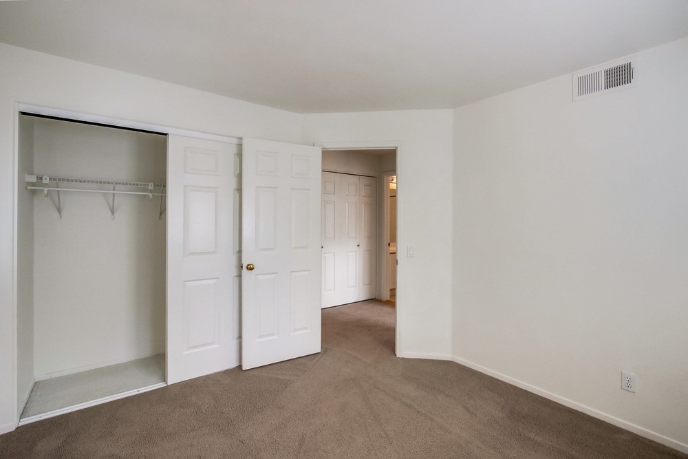 Virtual tour photo 38 of 50 for 11916 Tivoli Park Row UNIT 8